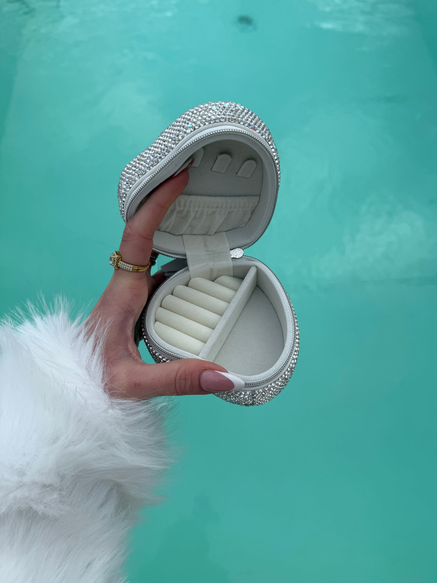 ΚΟΣΜΗΜΑΤΟΘΗΚΕΣ/ ΣΥΣΚΕΥΑΣΙΕΣ ΔΩΡΩΝ