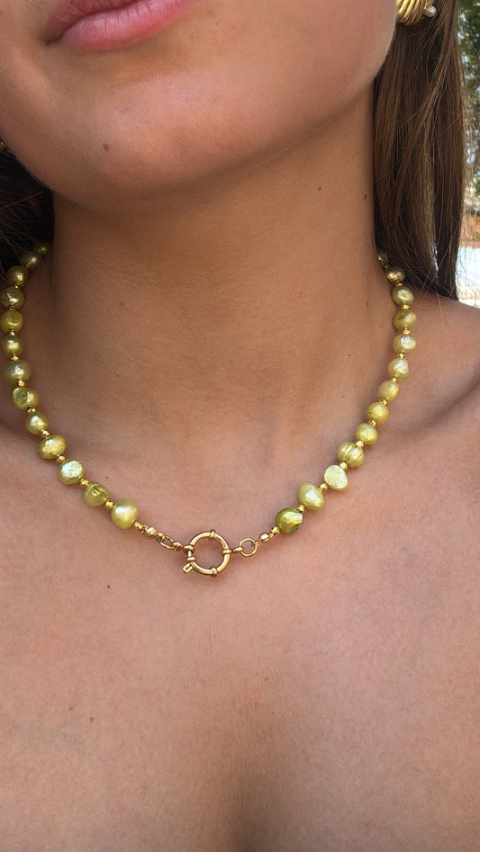 Κολιέ με αληθινά μαργαριτάρια σε πράσινο χρώμα✨