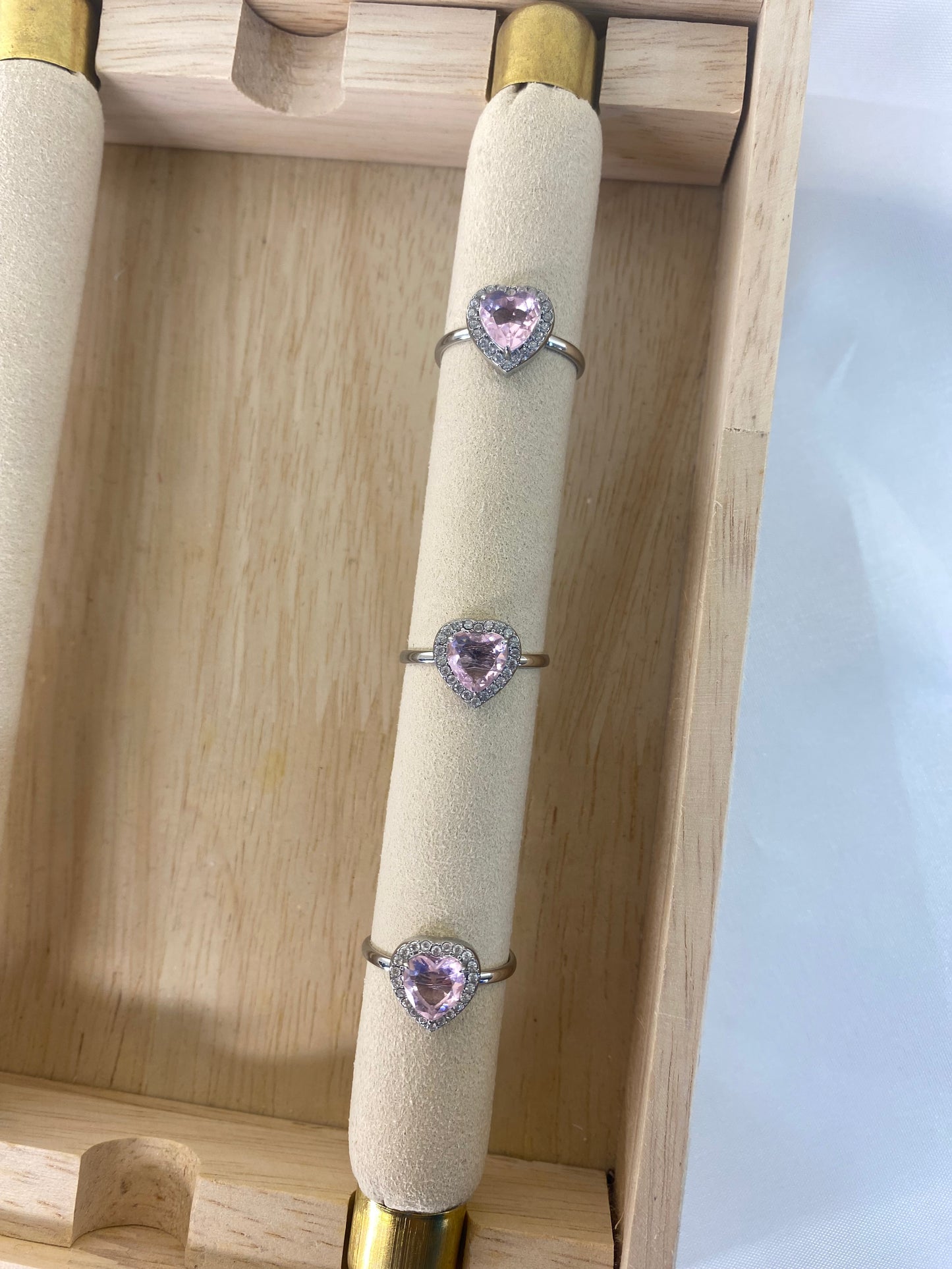 Ασημένιο  δαχτυλίδι με σχέδιο καρδιά και ροζ  πέτρα-από χαλκό