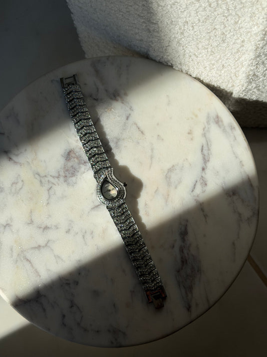 Forbidden gaze-ανθεκτικός ορείχαλκος