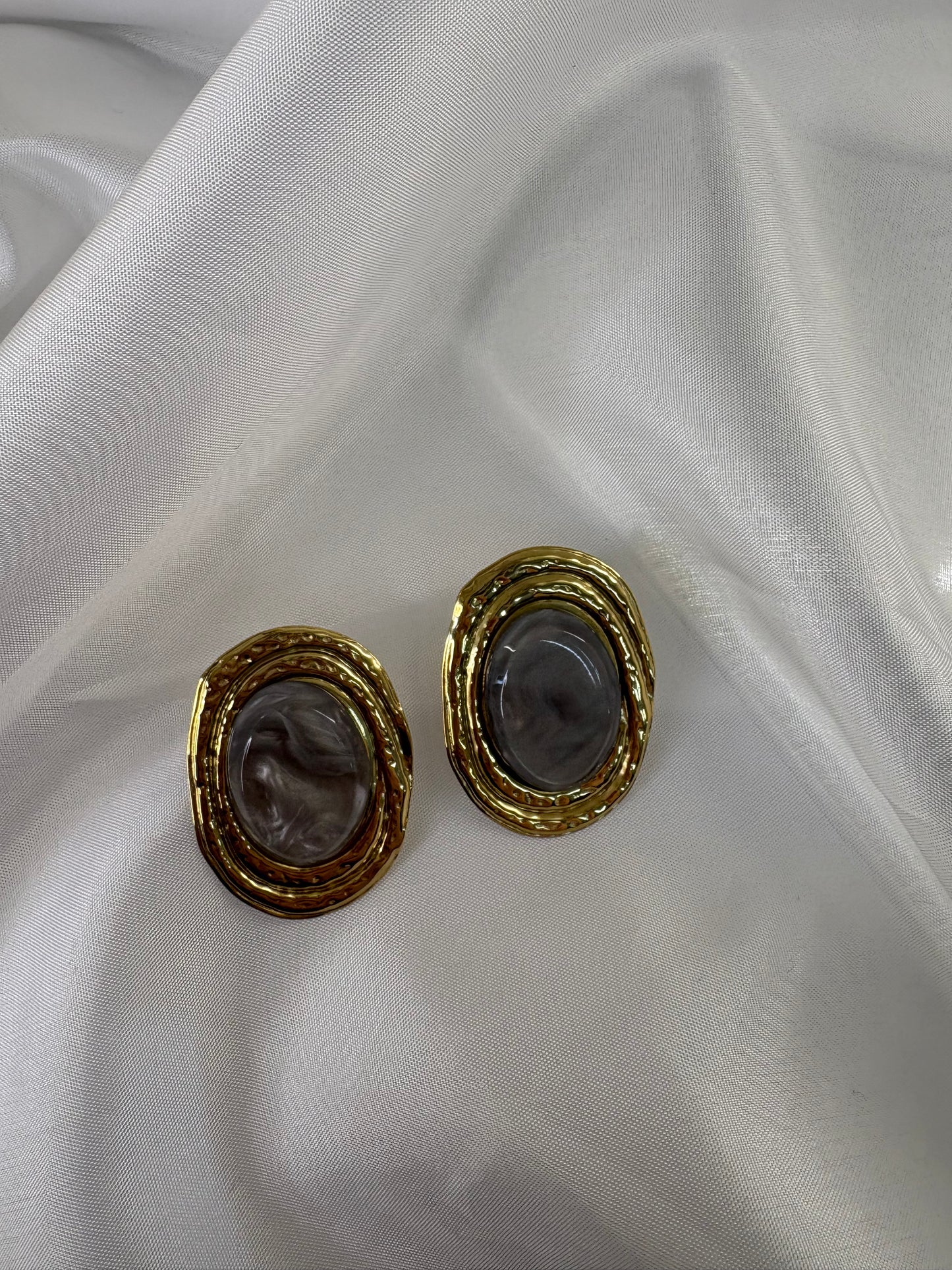 Σκουλαρίκι χρυσό και γκρι πέτρα