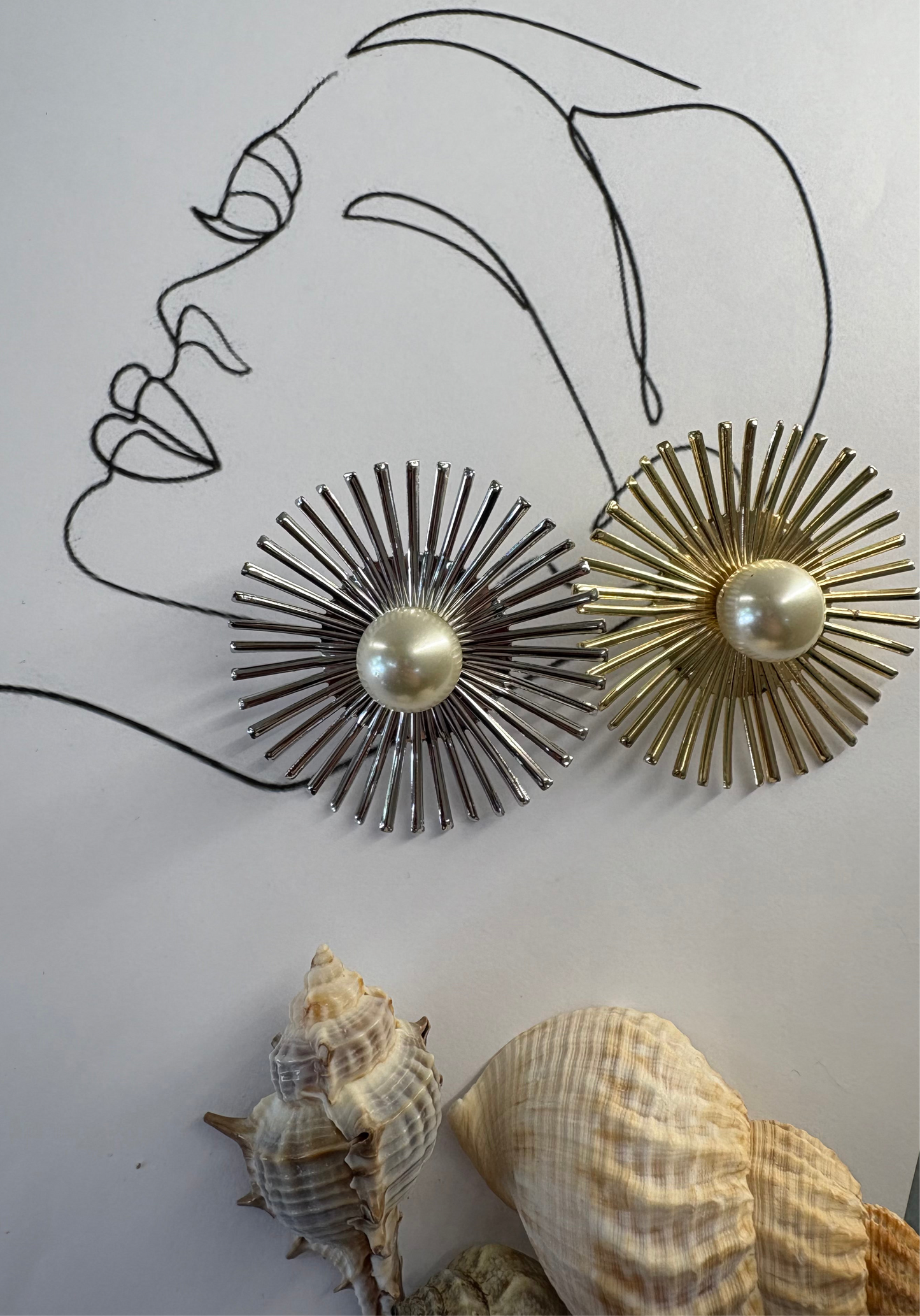 Σκουλαρίκια “Solaré” Ήλιος με Πέρλα – Gold ή Silver – Pnoe Studio