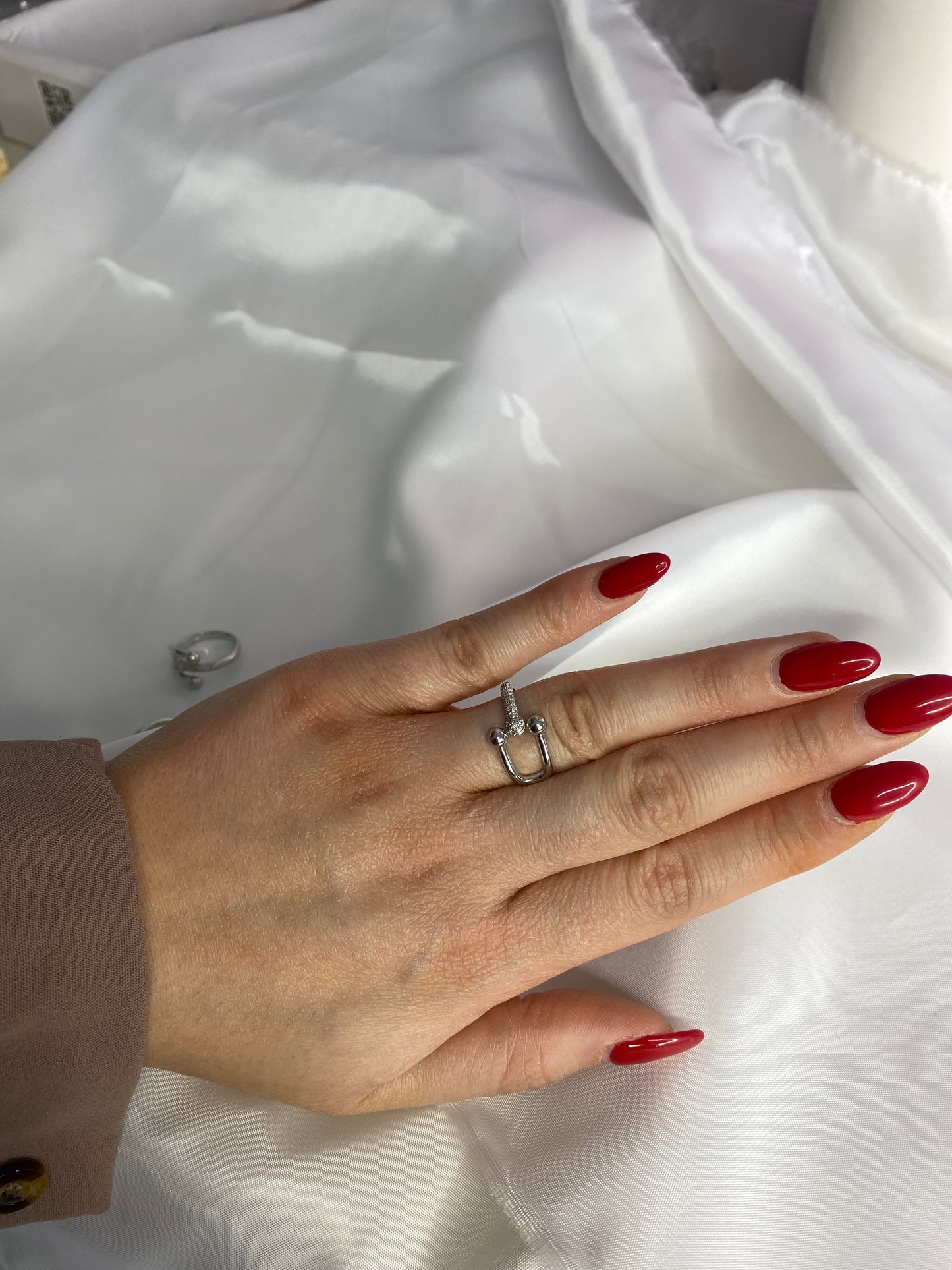 Ασημί δαχτυλίδι με στρας ανθεκτικός ορείχαλκος