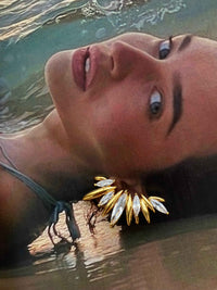 Golden Leaf Crystal Earrings – Ατσάλινα Σκουλαρίκια Φύλλα με Ζιργκόν