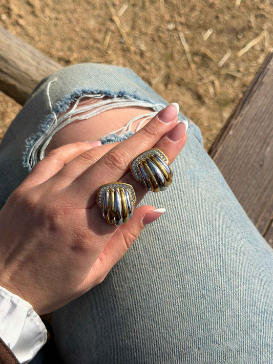 Golden Shell Glow Ατσάλινα Σκουλαρίκια