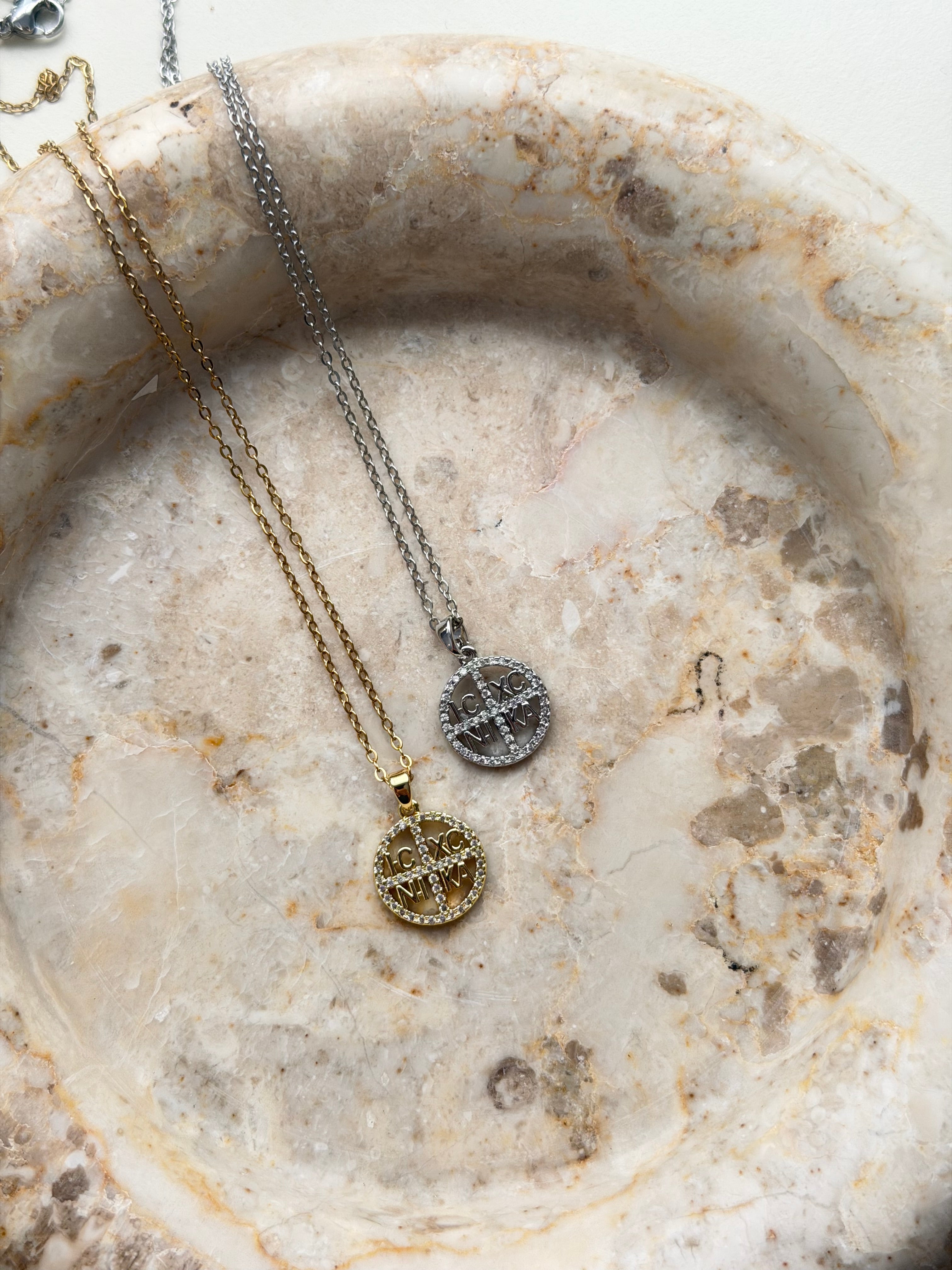 IOANNA’S MEDALLION – Ατσάλινο κολιέ ✨