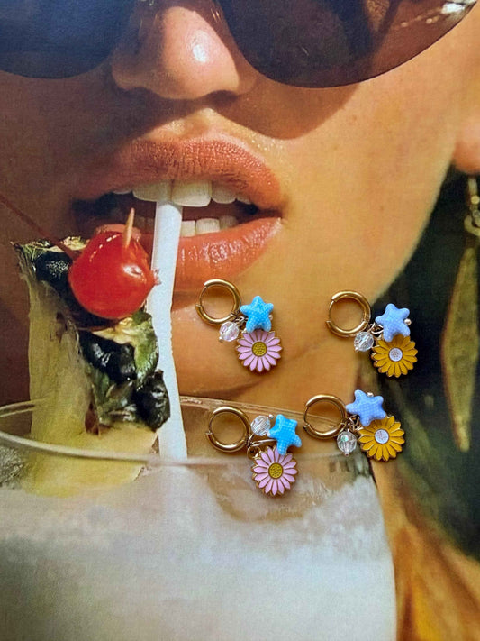 Summer Bloom Hoops – Ατσάλινα Σκουλαρίκια με Μαργαρίτα & Αστερία