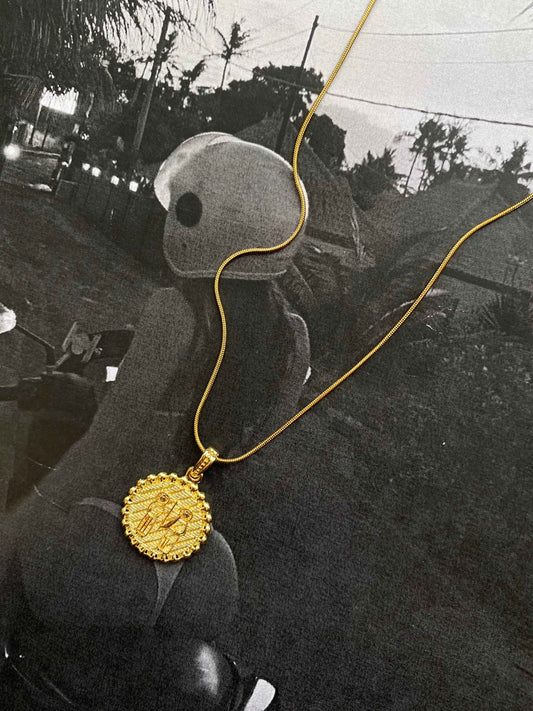 Lucky Charm – Ατσάλινο Κολιέ με Μοτίφ Τύχης