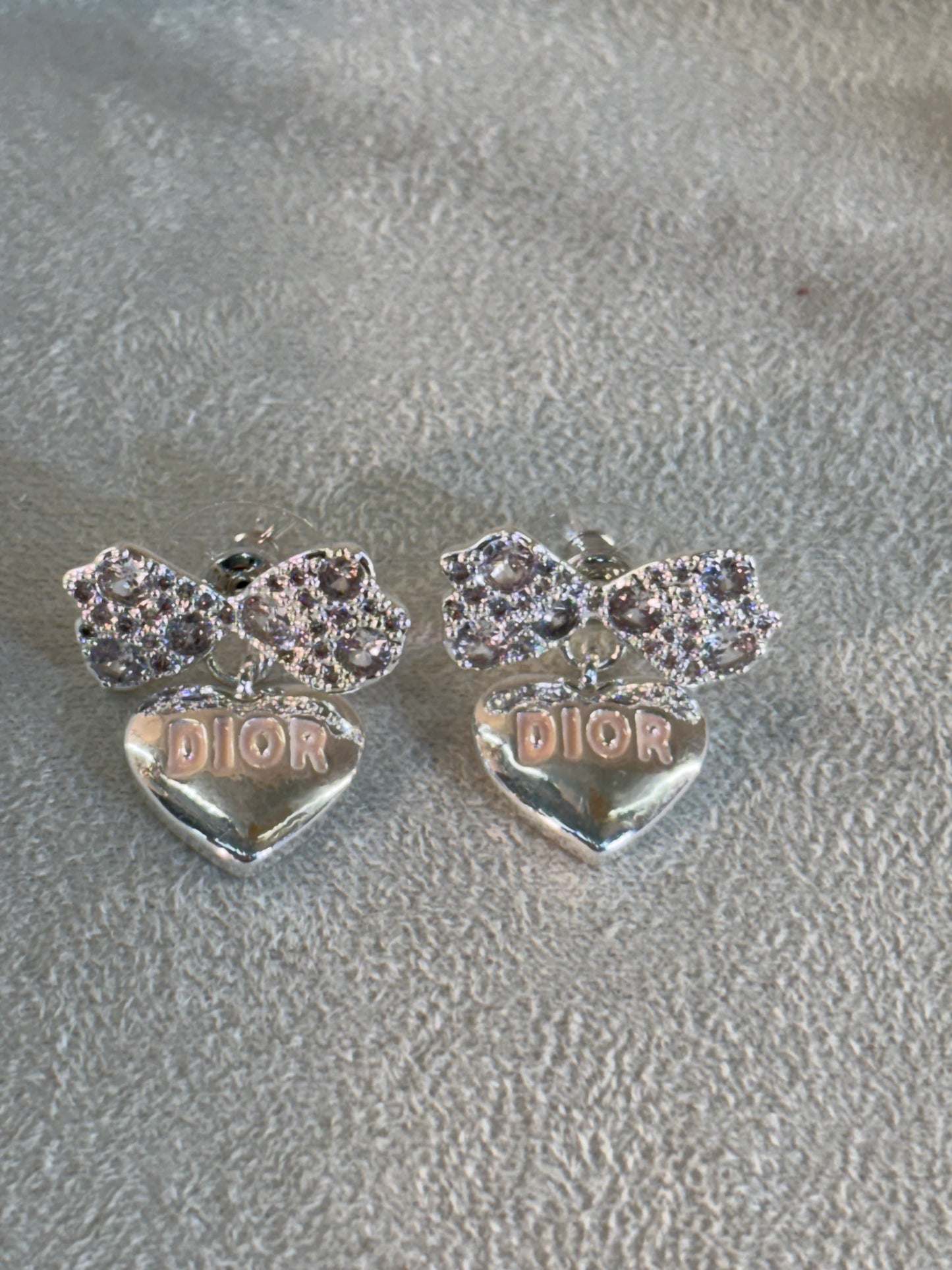 Σκουλαρίκια με καρδούλα και φιόγκο