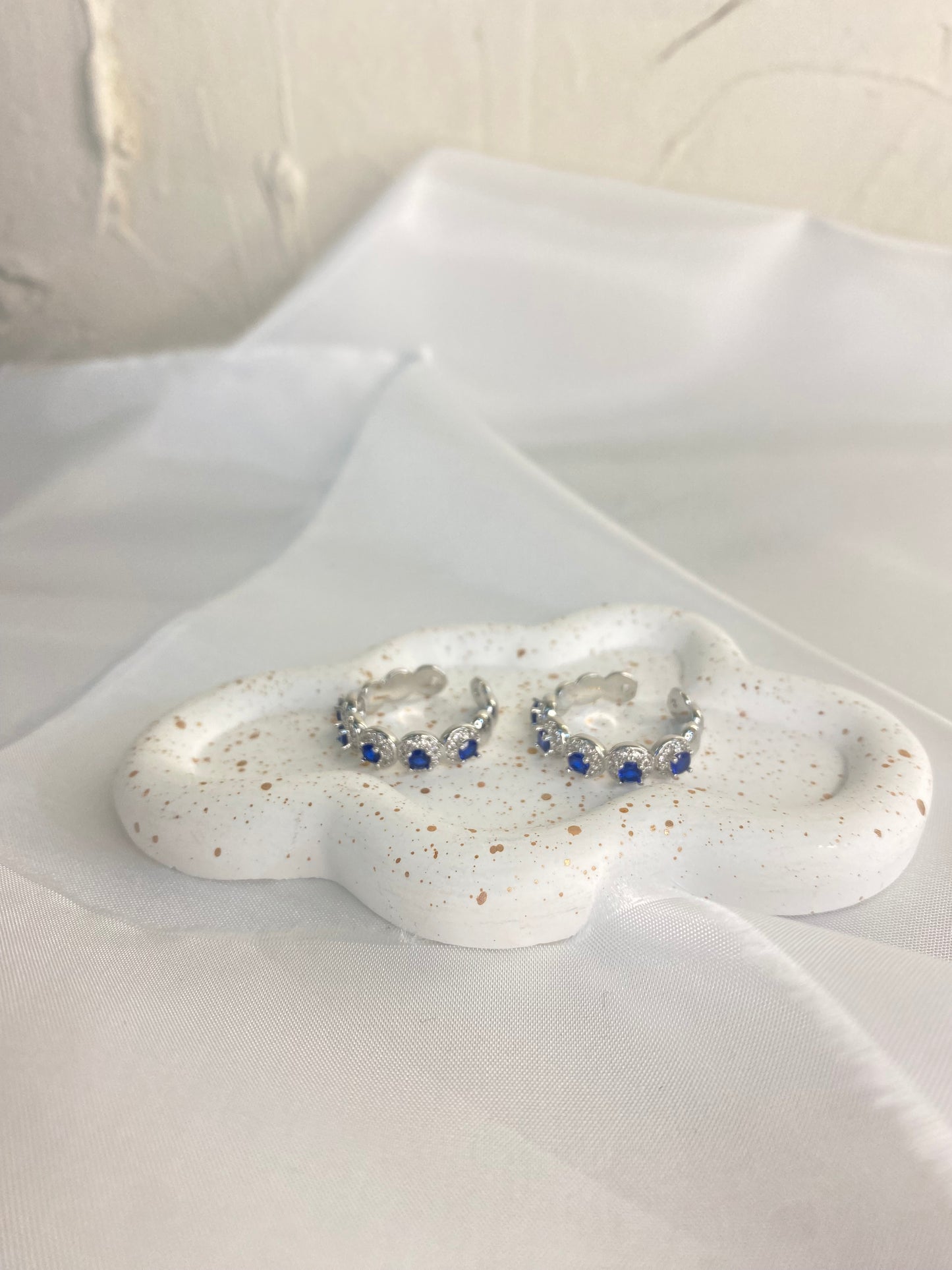 Ασημένιο δαχτυλίδι με μπλε πέτρες από χαλκό