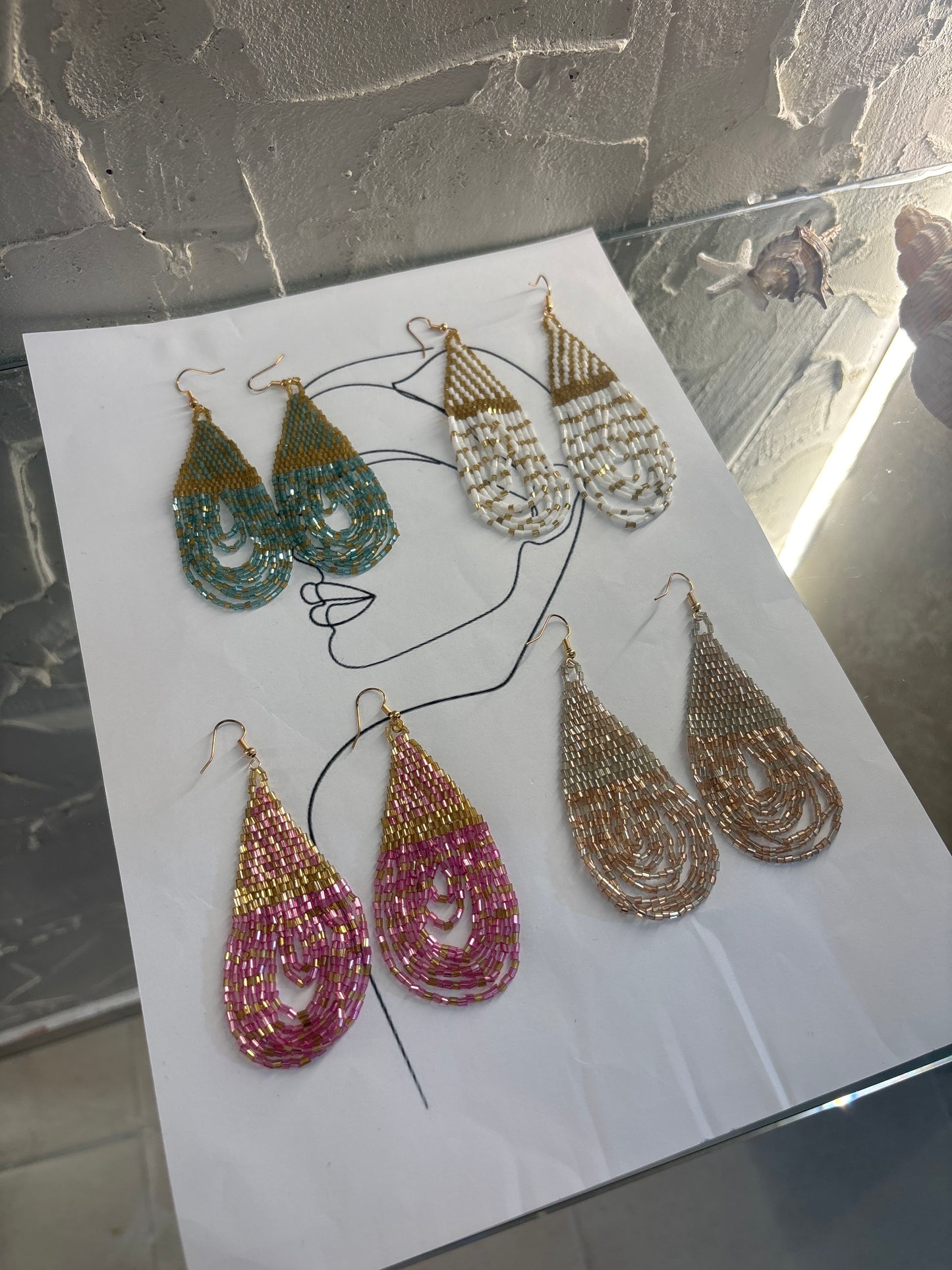 Σκουλαρίκια Cascada – Πλεκτά με Χάντρες σε 4 Χρώματα