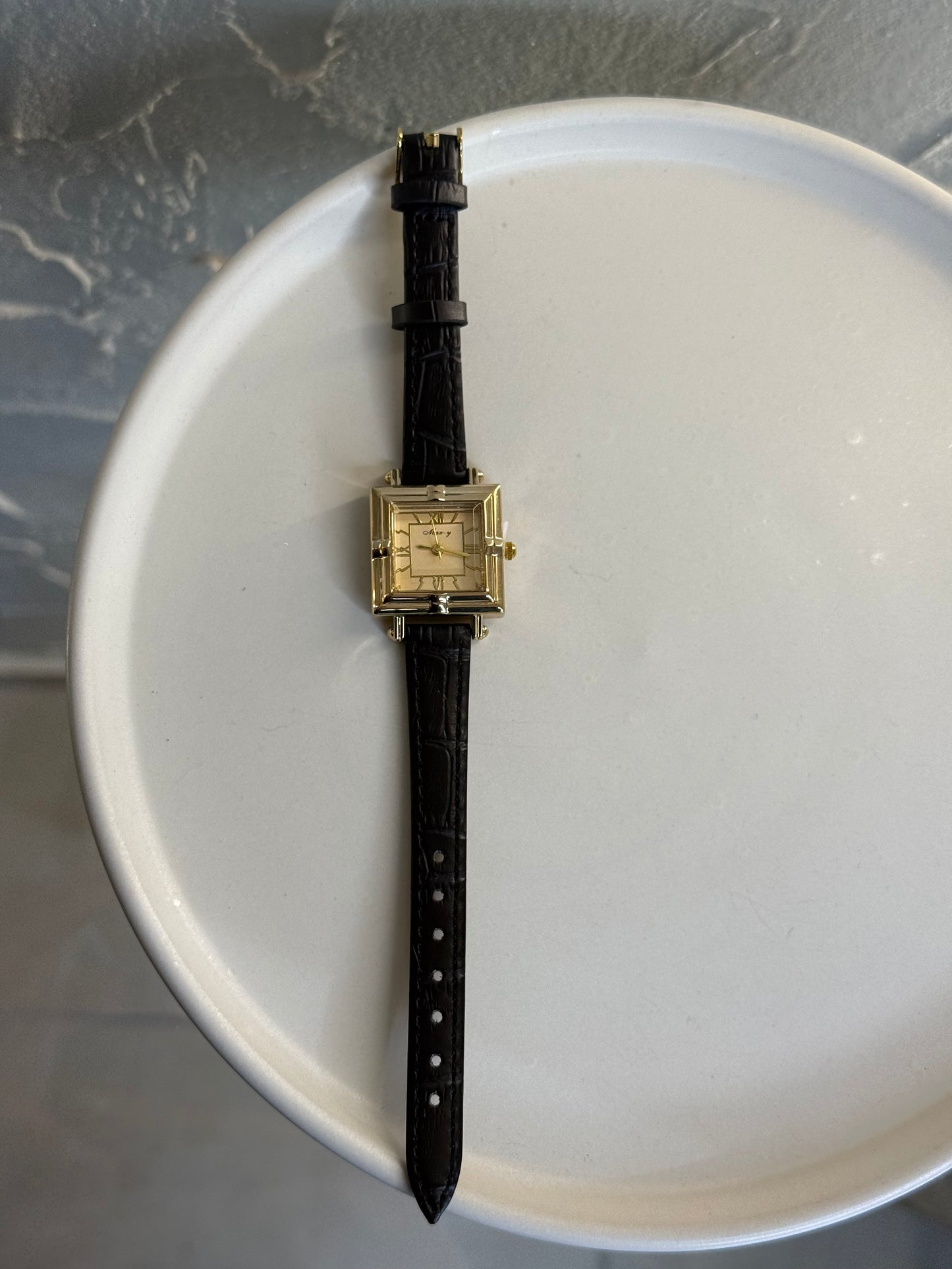 Retro Gold Brilliance / Vintage Leather Watches With Gold Details✨