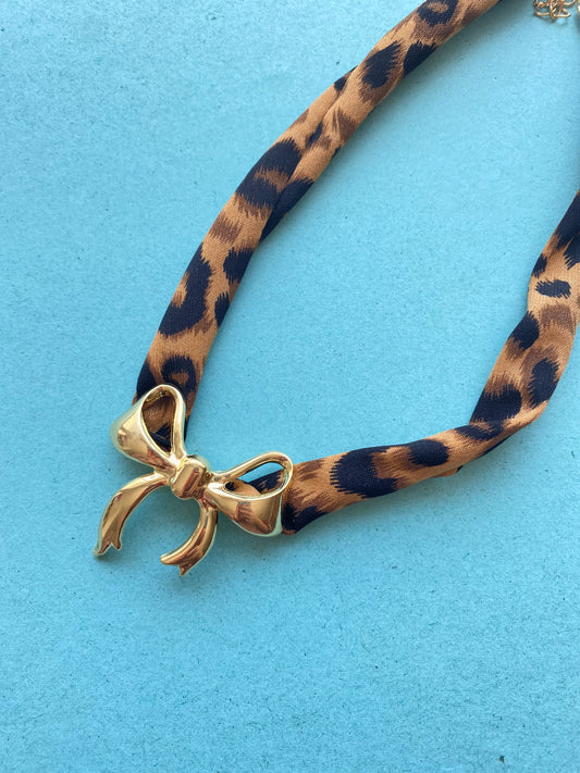 Λεοπάρ κολιέ με φιόγκο