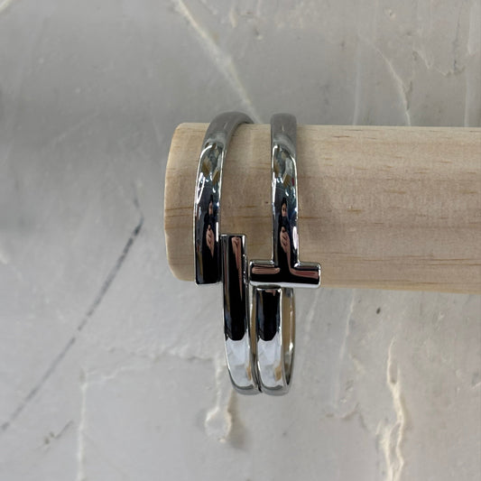 Ασημένια Χειροπεδα με Μοντέρνο Σχέδιο | Pnoe Studio