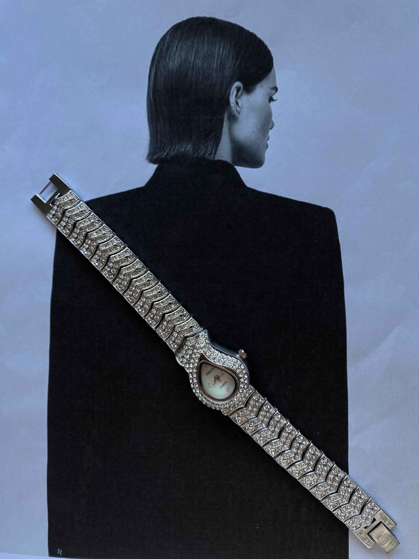 Forbidden gaze-ανθεκτικός ορείχαλκος