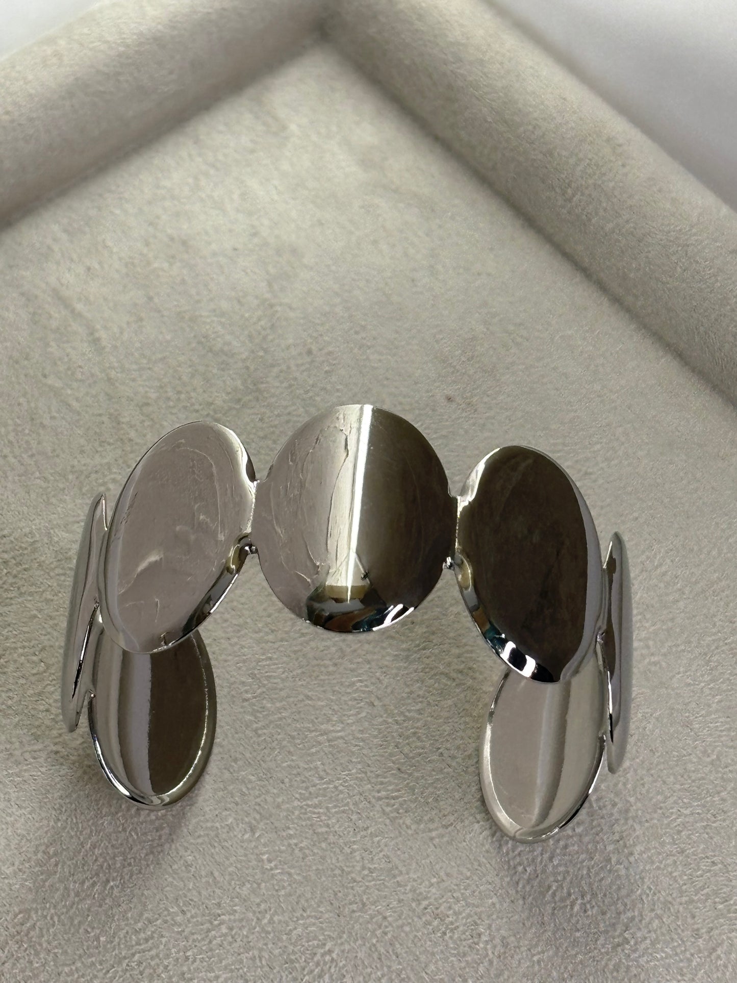 Χειροπέδα ατσάλινη ασημένια