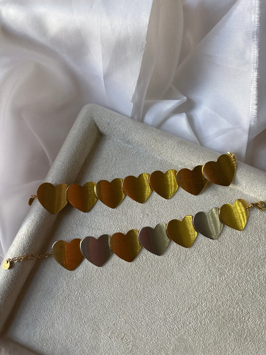 Βραχιόλι με Καρδιές – Χρυσό, Ασημί ή Δίχρωμο – Pnoe Studio