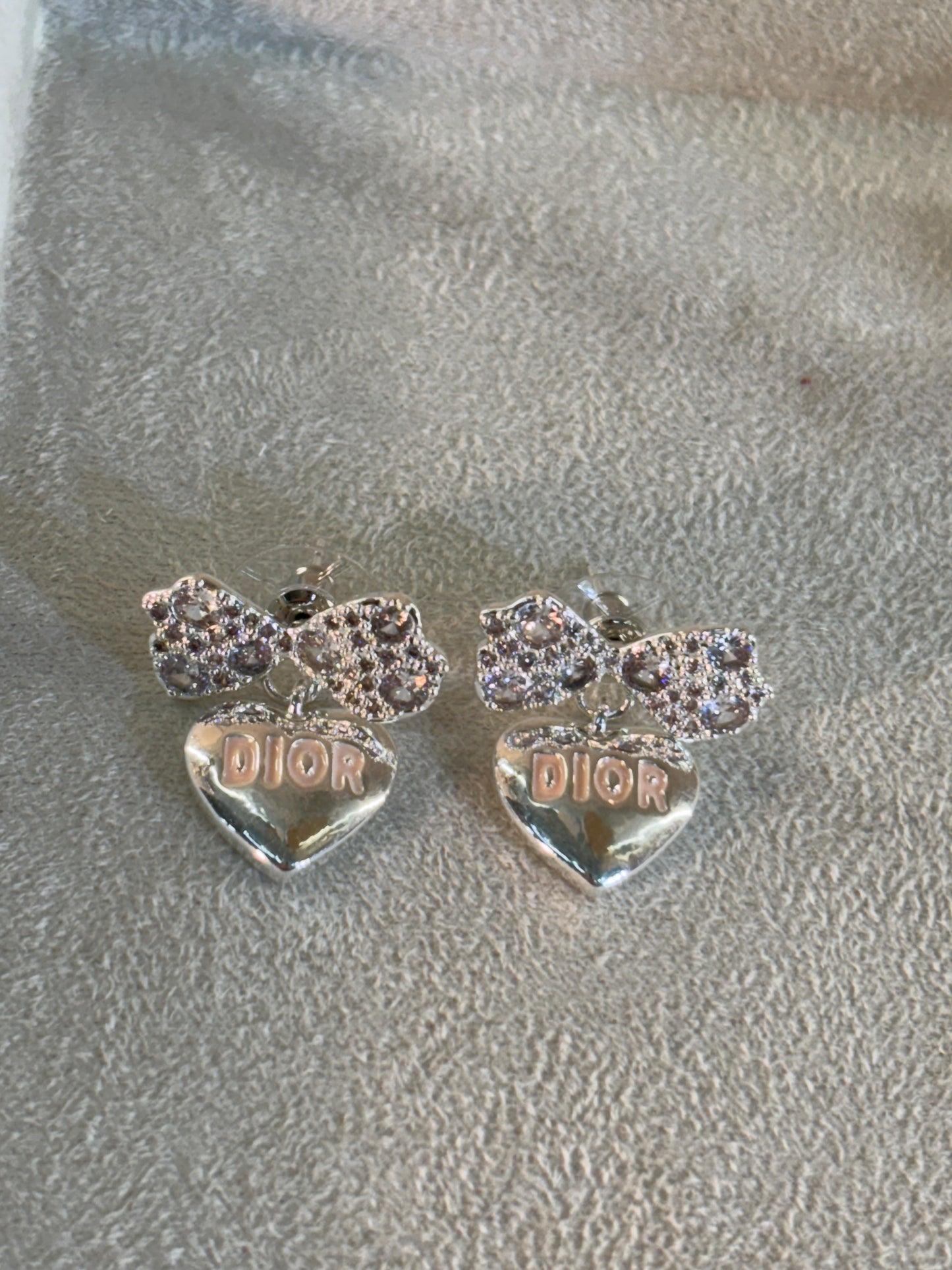 Σκουλαρίκια με καρδούλα και φιόγκο