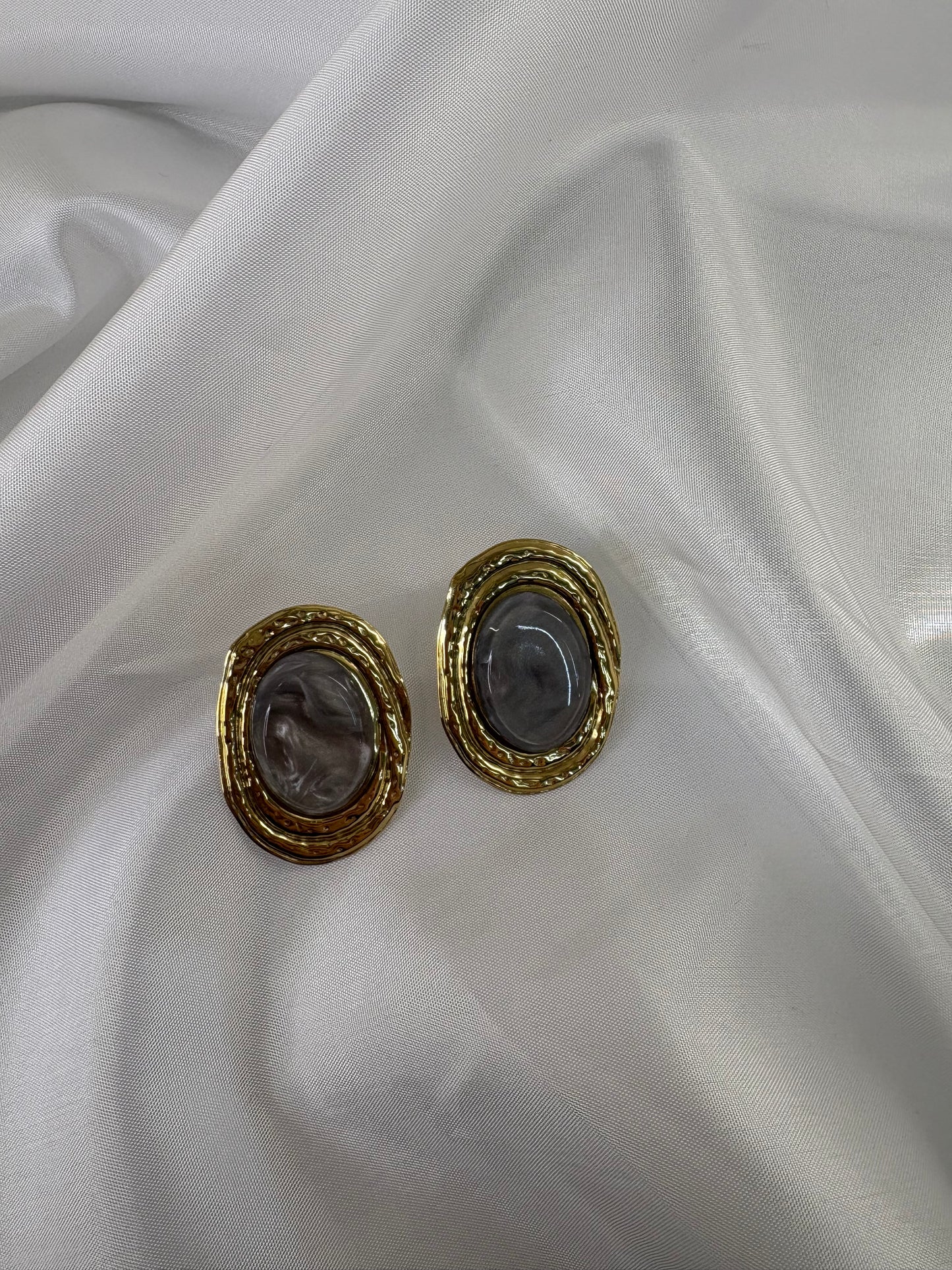 Σκουλαρίκι χρυσό και γκρι πέτρα