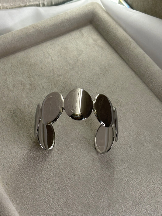 Χειροπέδα ατσάλινη ασημένια