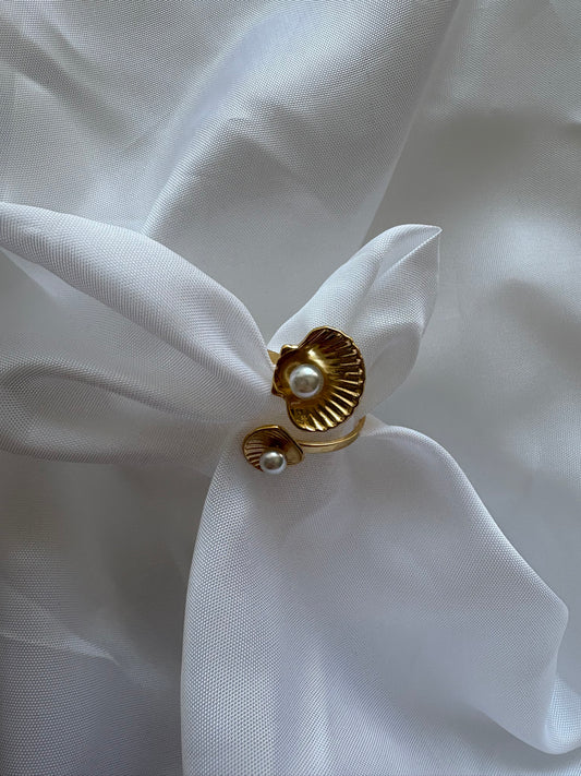 Gold Shell Ring with Pearls