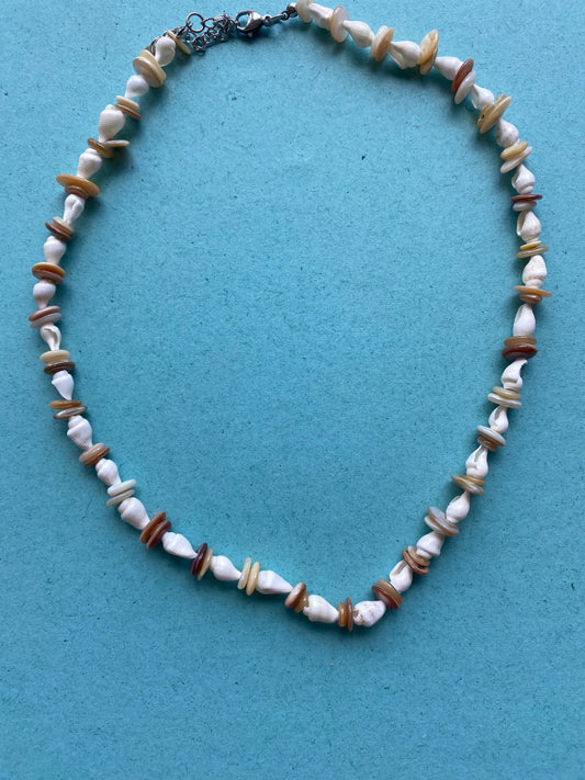 Ατσάλινο κολιέ με κοχύλια