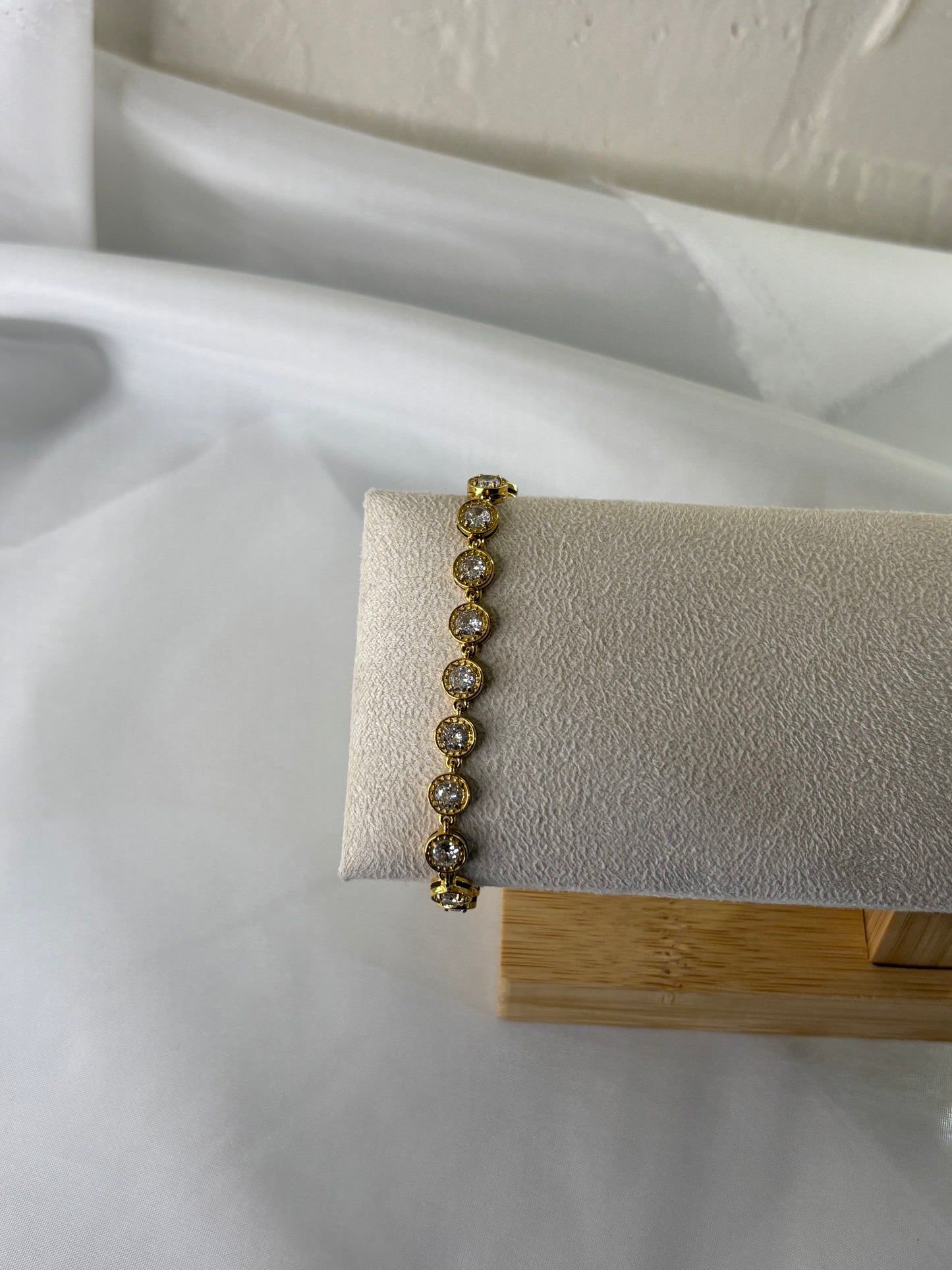 Mira bracelet gold