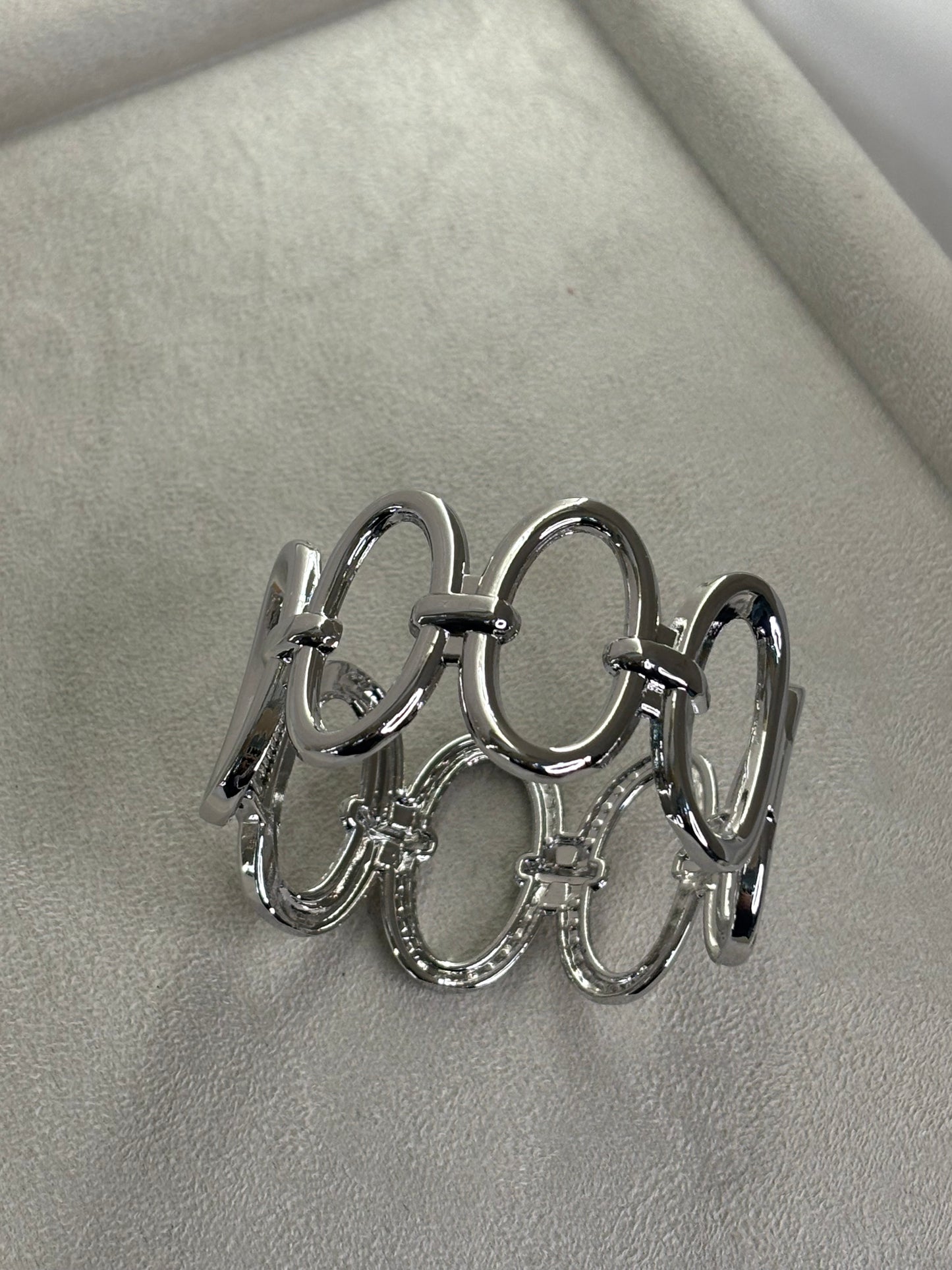 Χειροπέδα ατσάλινη ασημένια