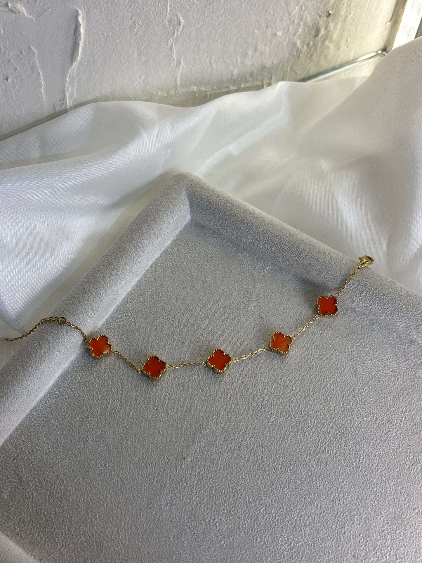 Flowerlike orange gold