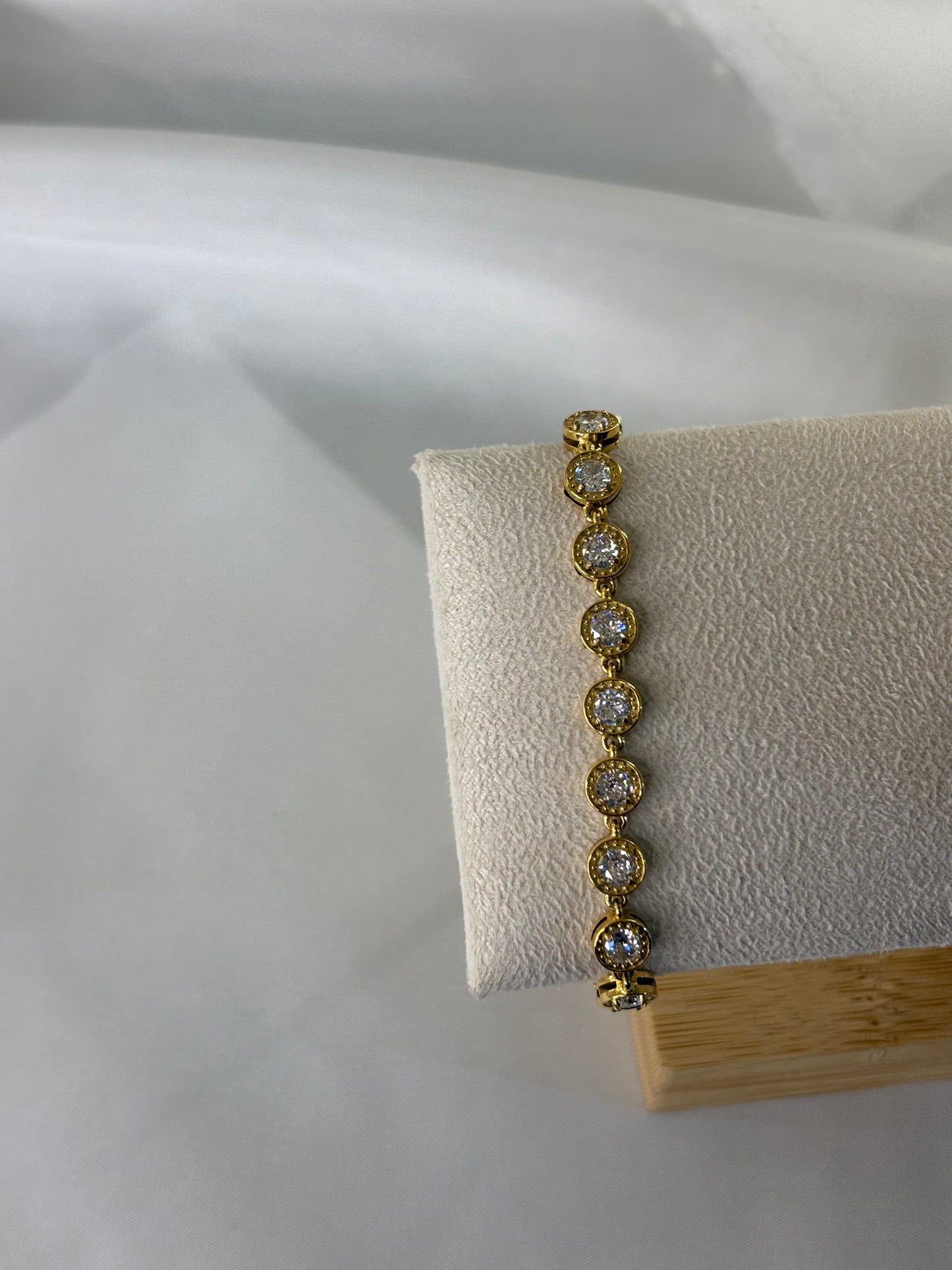 Mira bracelet gold