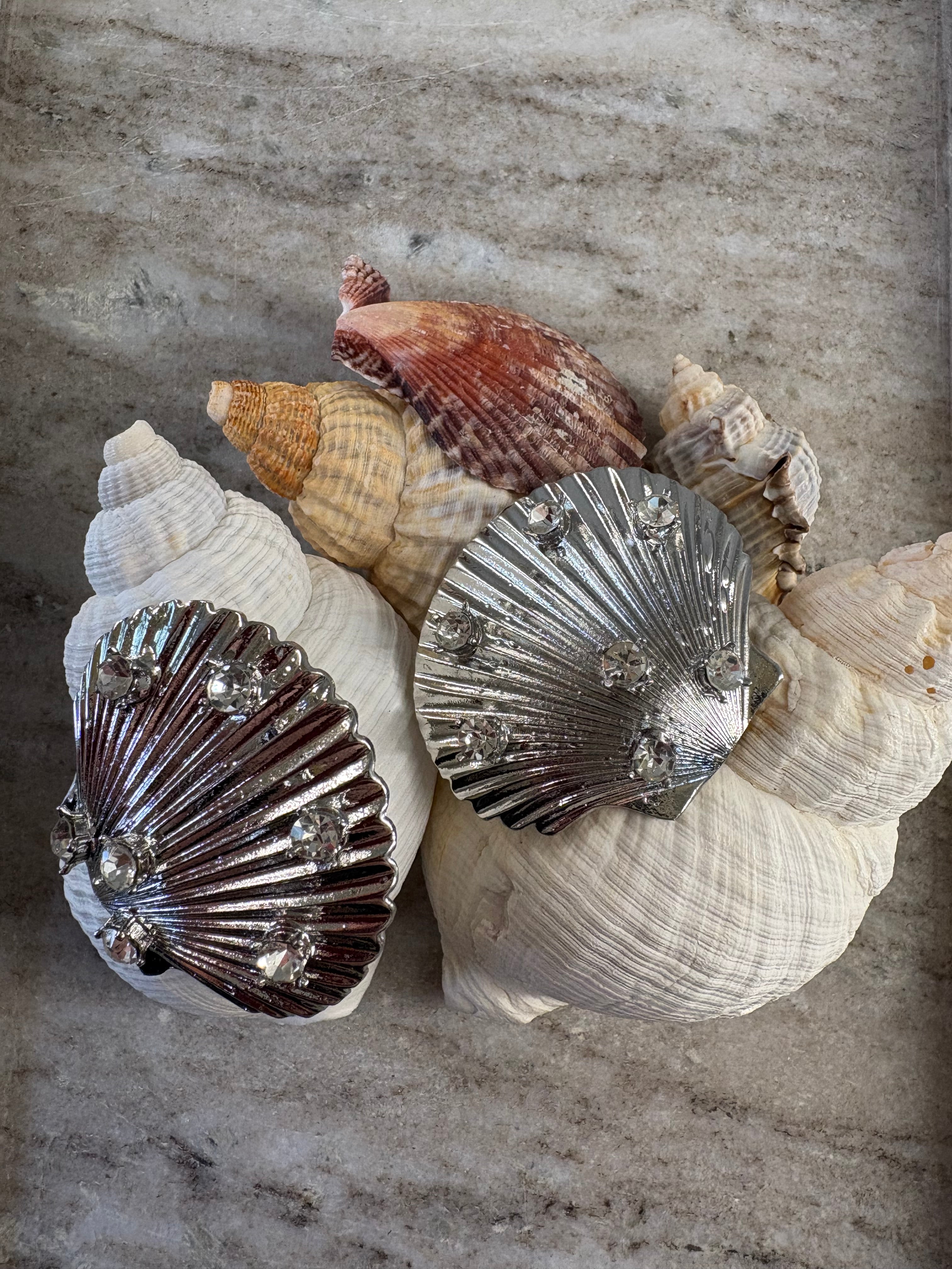 “Pearlust” Shell Earrings with Rhinestones – Pnoe Studio