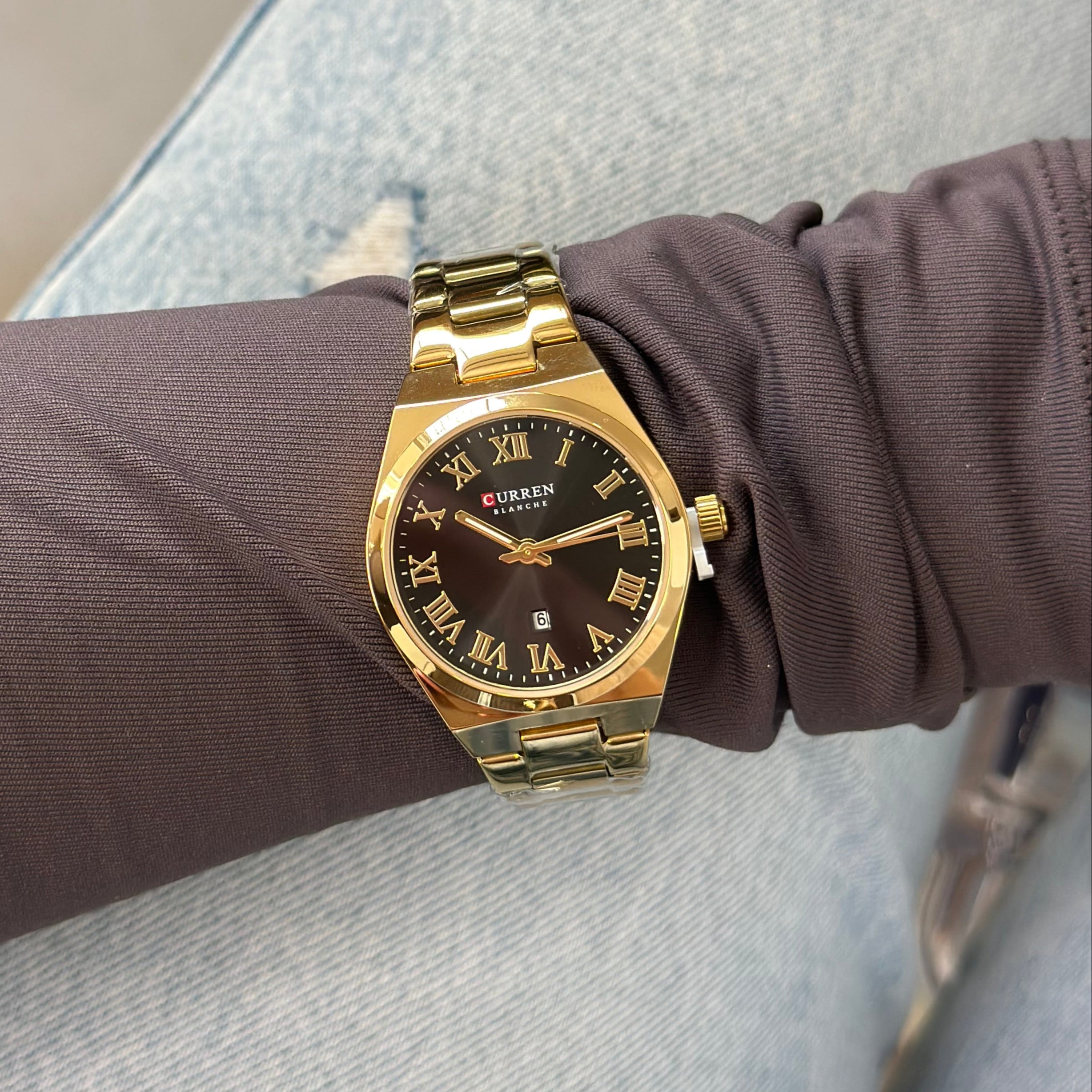 "Noir Elegance" Watch with Black Dial and Gold Strap | Steel and Elegant hi