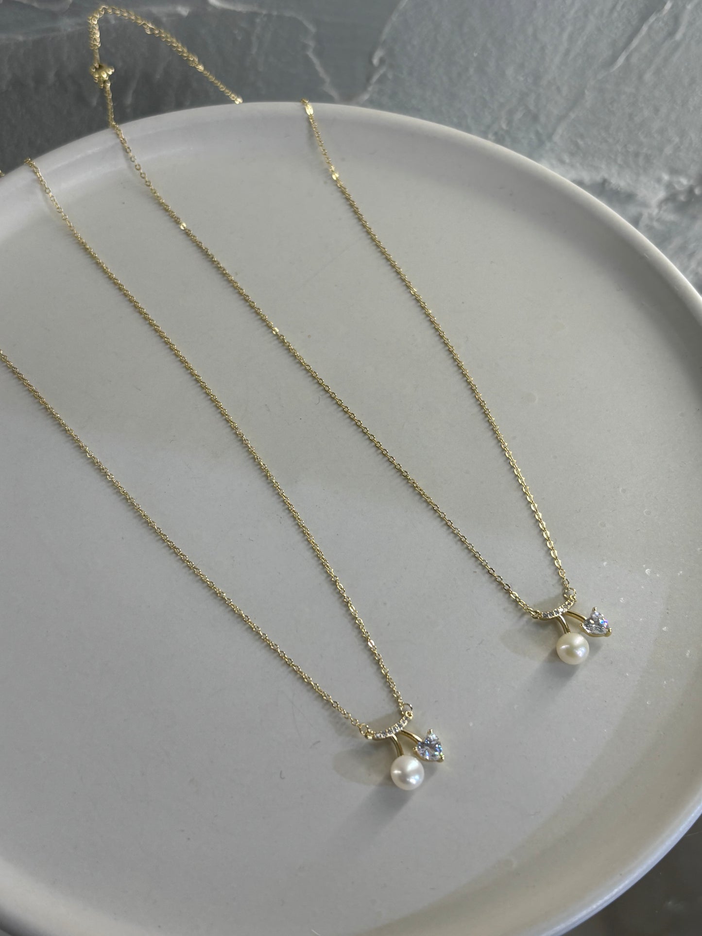 Κολιέ ατσάλινο μέ μαργαριτάρια σε σχήμα κεράσι