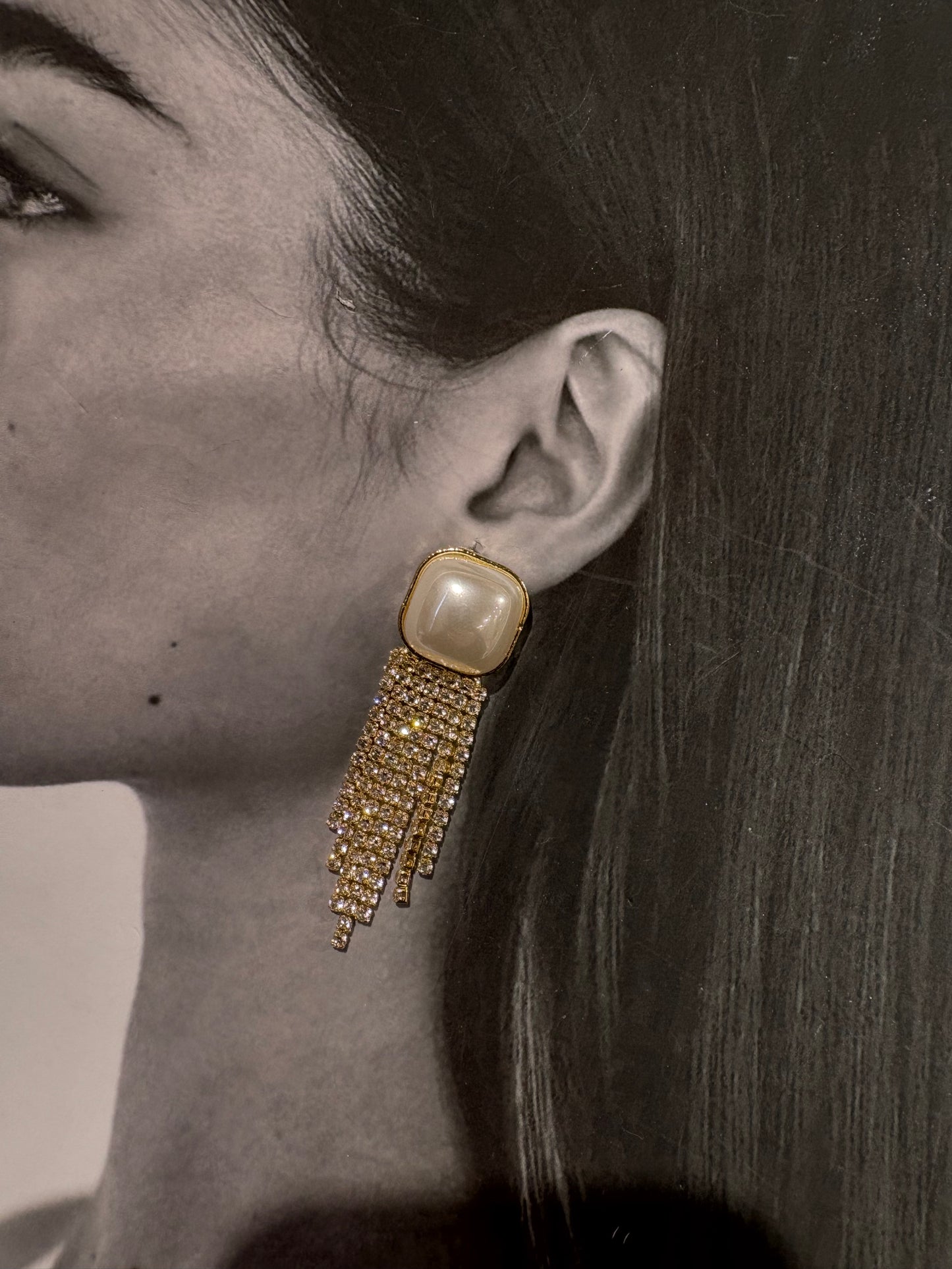 Golden Cascade Pearl Drop