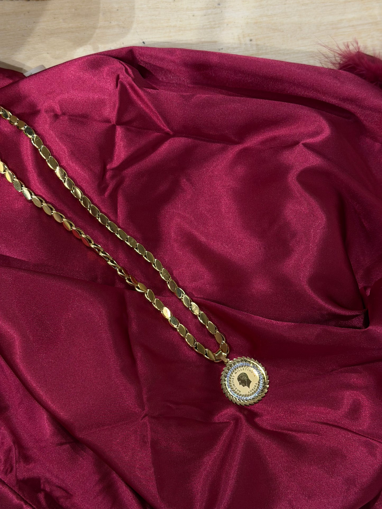 Golden Emblem – κολιέ stainless steel