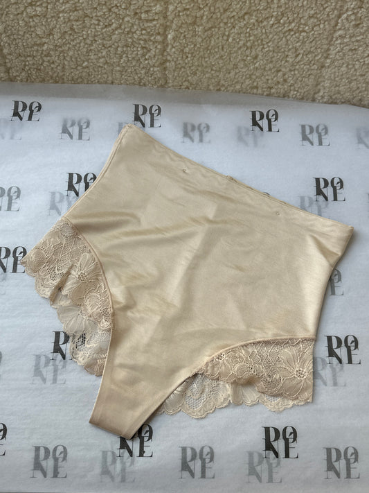 SCULPT LACE BRIEF – NUDE