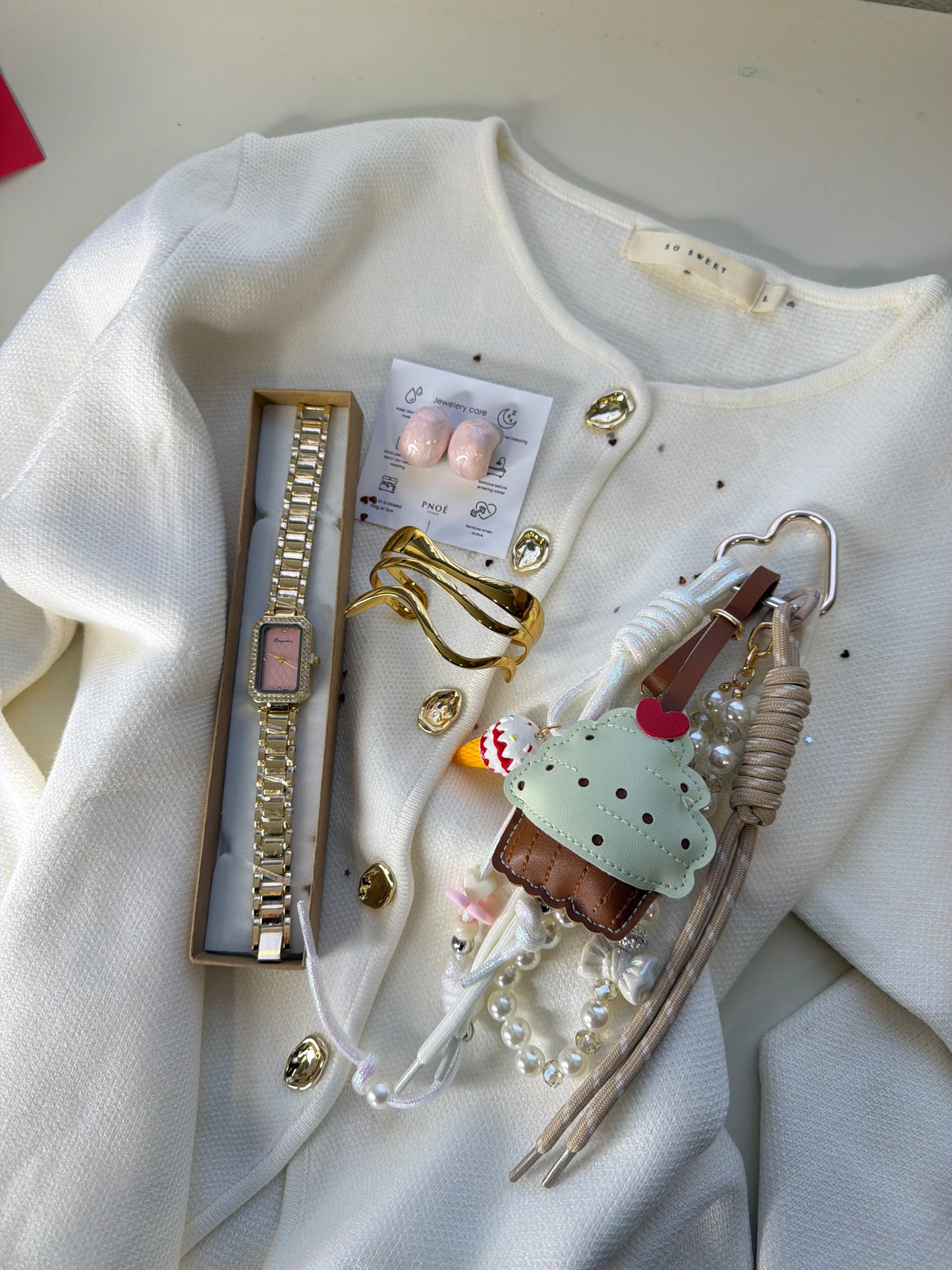 MIRA x PNOE MYSTERY BOX
Easter Edition