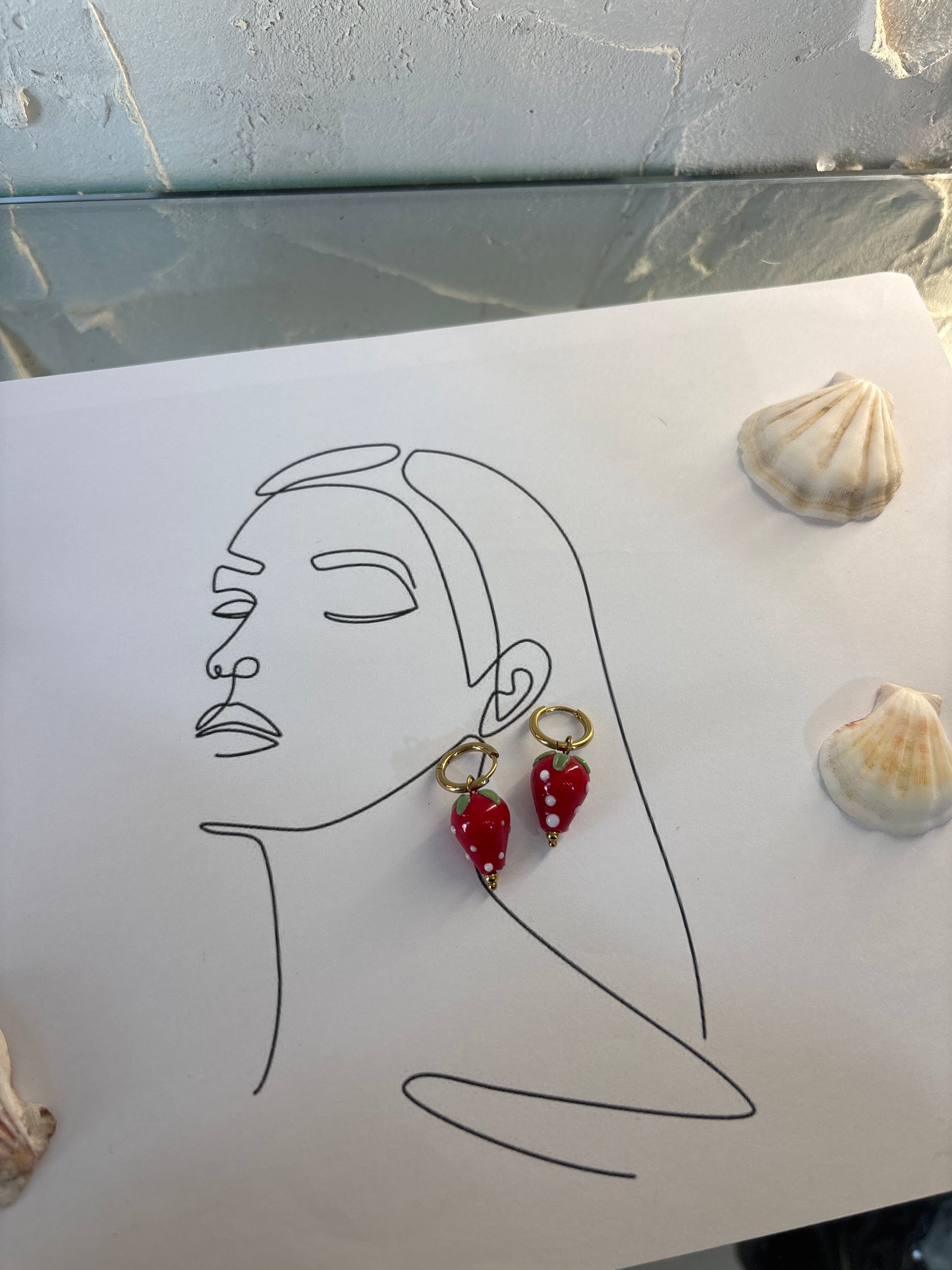 Σκουλαρίκια "Strawberry Minnie" – Χρυσά Με Φράουλα, Pnoe Studio