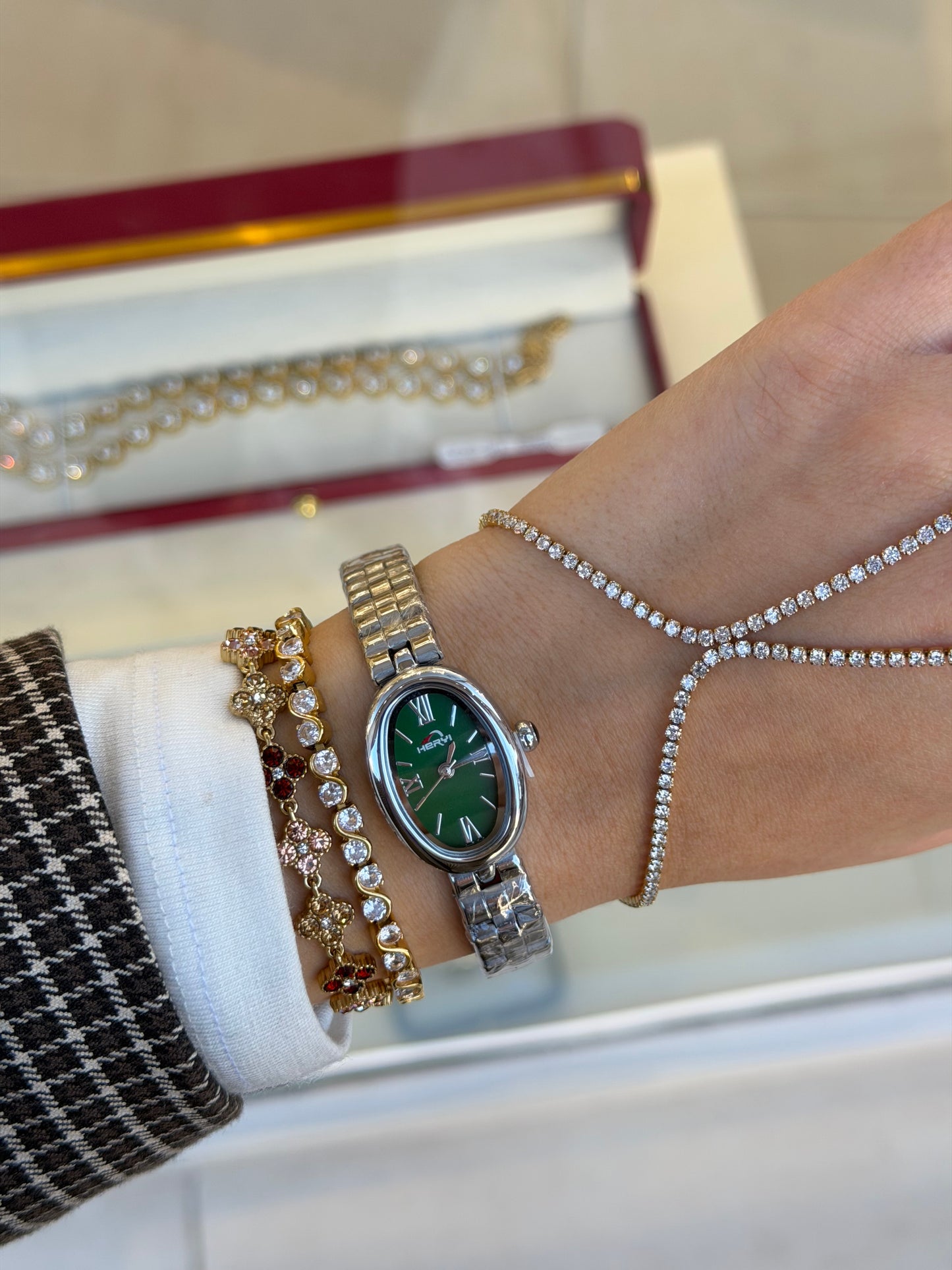 “Emerald Elegance in Silver” Ατσάλινο ρολόι