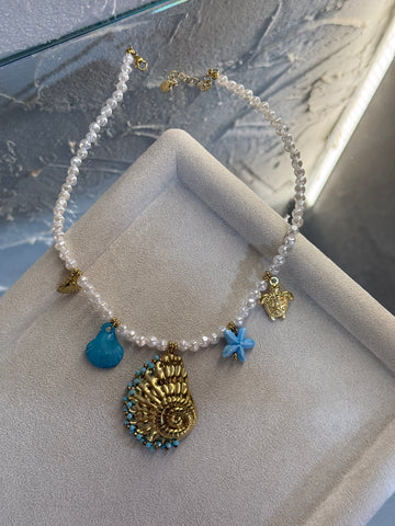 Κολιέ Ariel με χρυσά charms & πέρλες - Δικής μας παραγωγής | Pnoe Studio