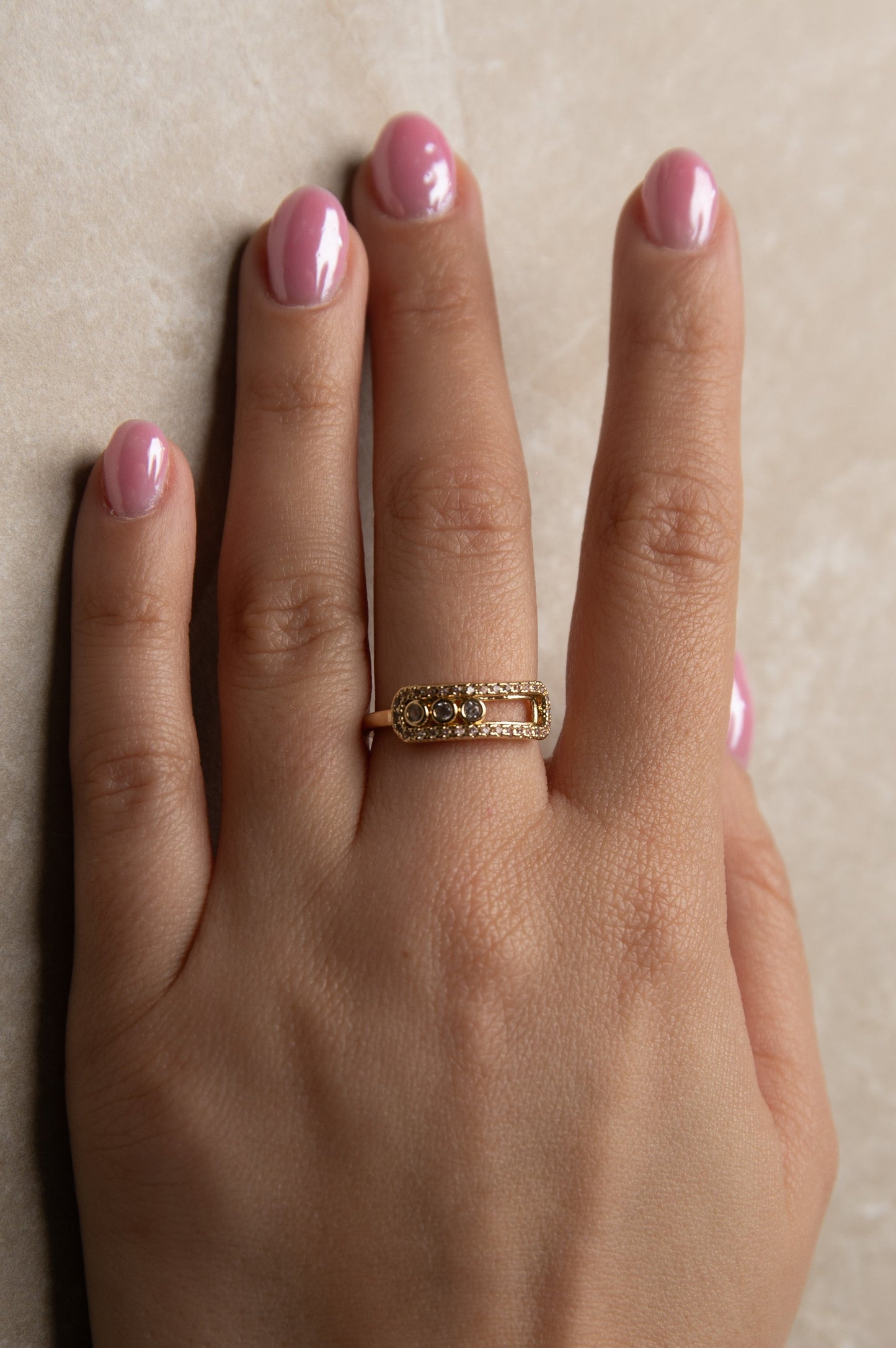 GoldenSpark / Χρυσό Λεπτό Δαχτυλίδι με Στρας | Διαχρονική Κομψότητα και Πολυτέλεια