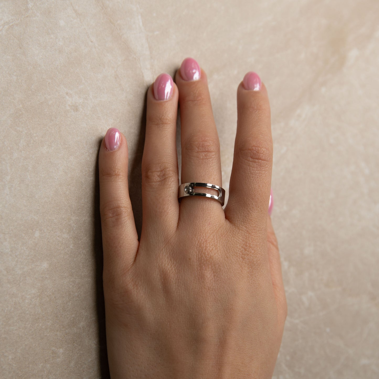 Δαχτυλίδι με Λαμπερή Πέτρα σε Χρυσό και Ασημί Χρώμα | Μοντέρνο και Κομψό