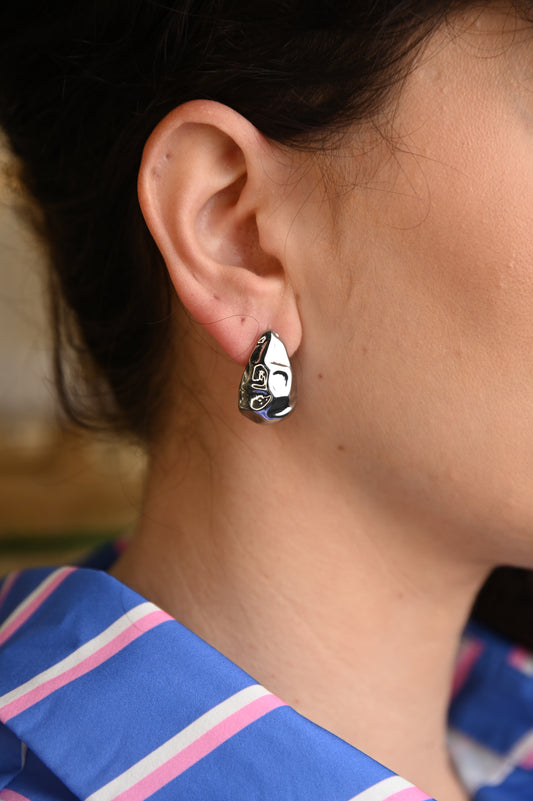 Ασημί Σκουλαρίκια Γλυπτό Σχέδιο – Pnoe Studio