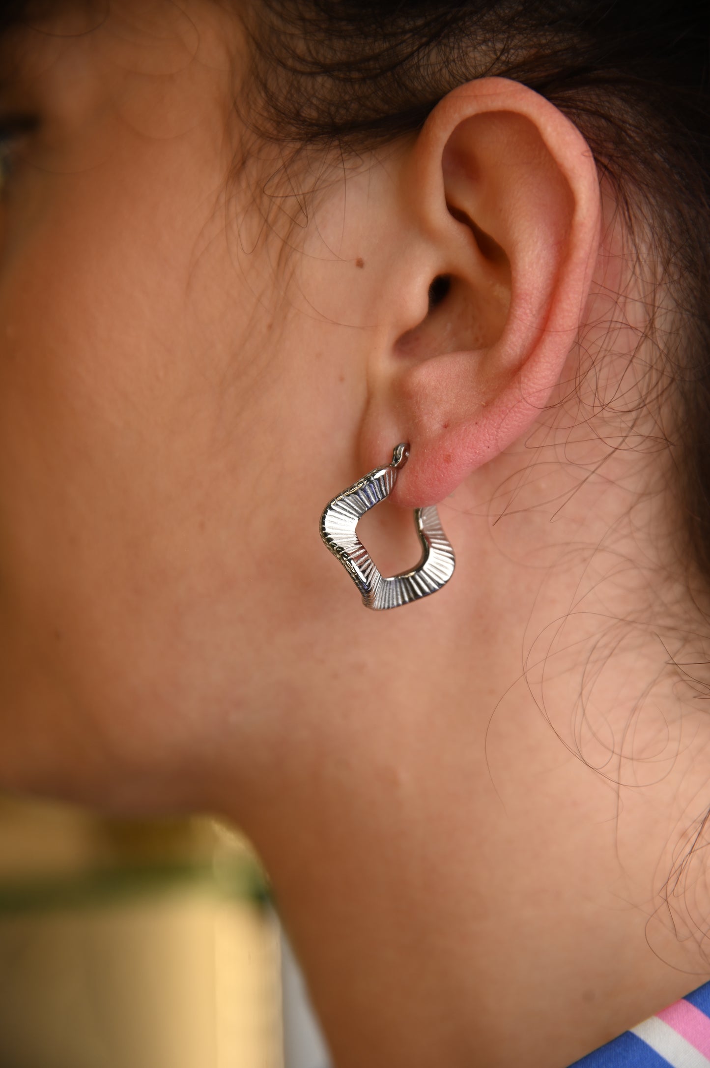 Ασημί Σκουλαρίκι Κυματιστό Σχήμα - Pnoe Studio