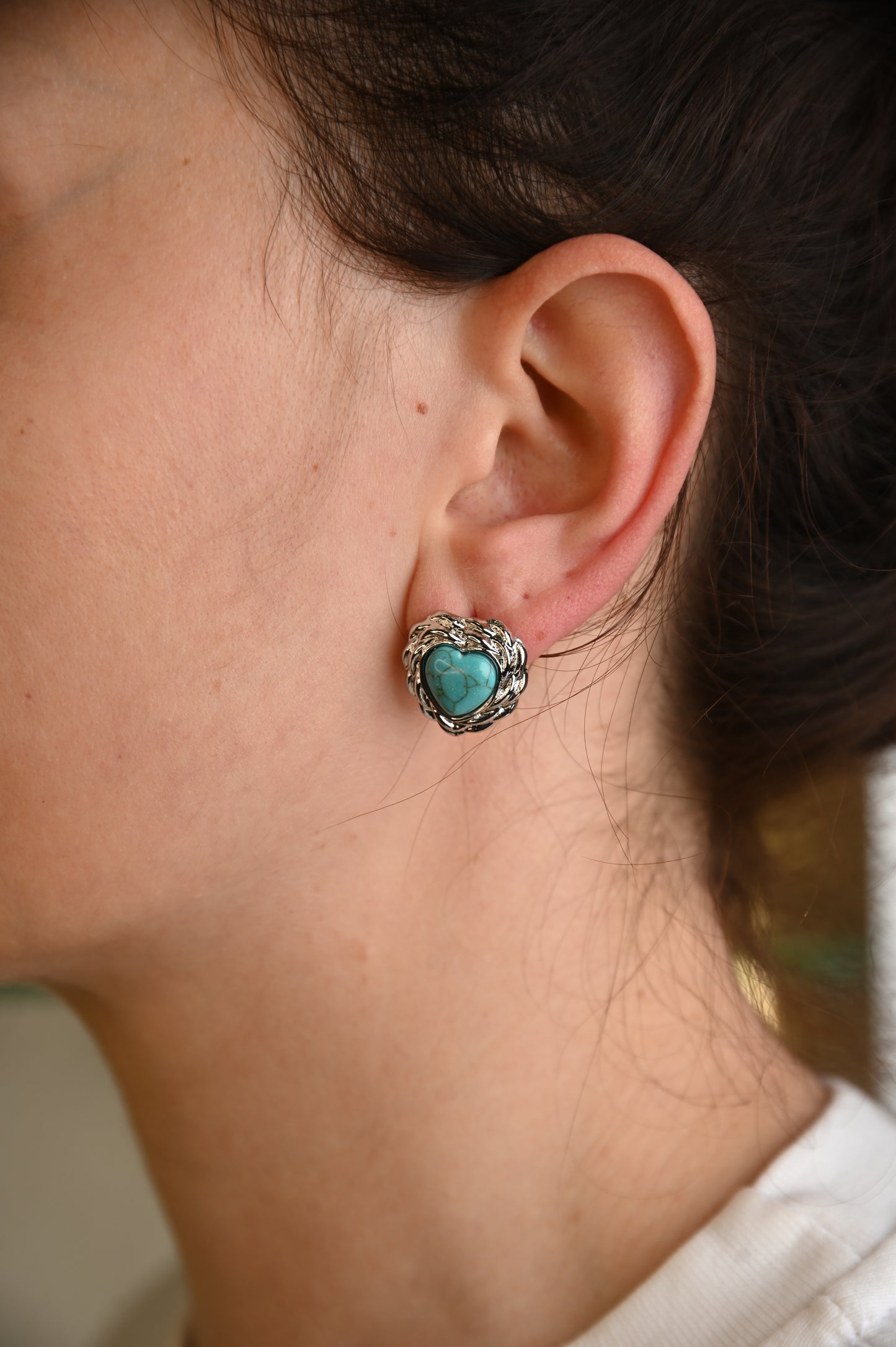 Καρδιά της Φύσης – Σκουλαρίκι με Τιρκουάζ Πέτρα σε Σχήμα Καρδιάς