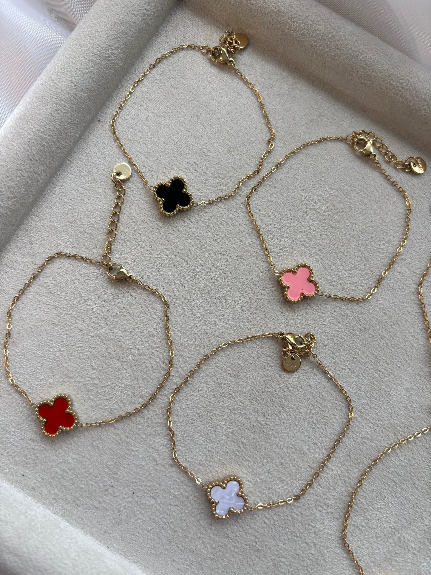 «Mariolis» bracelets