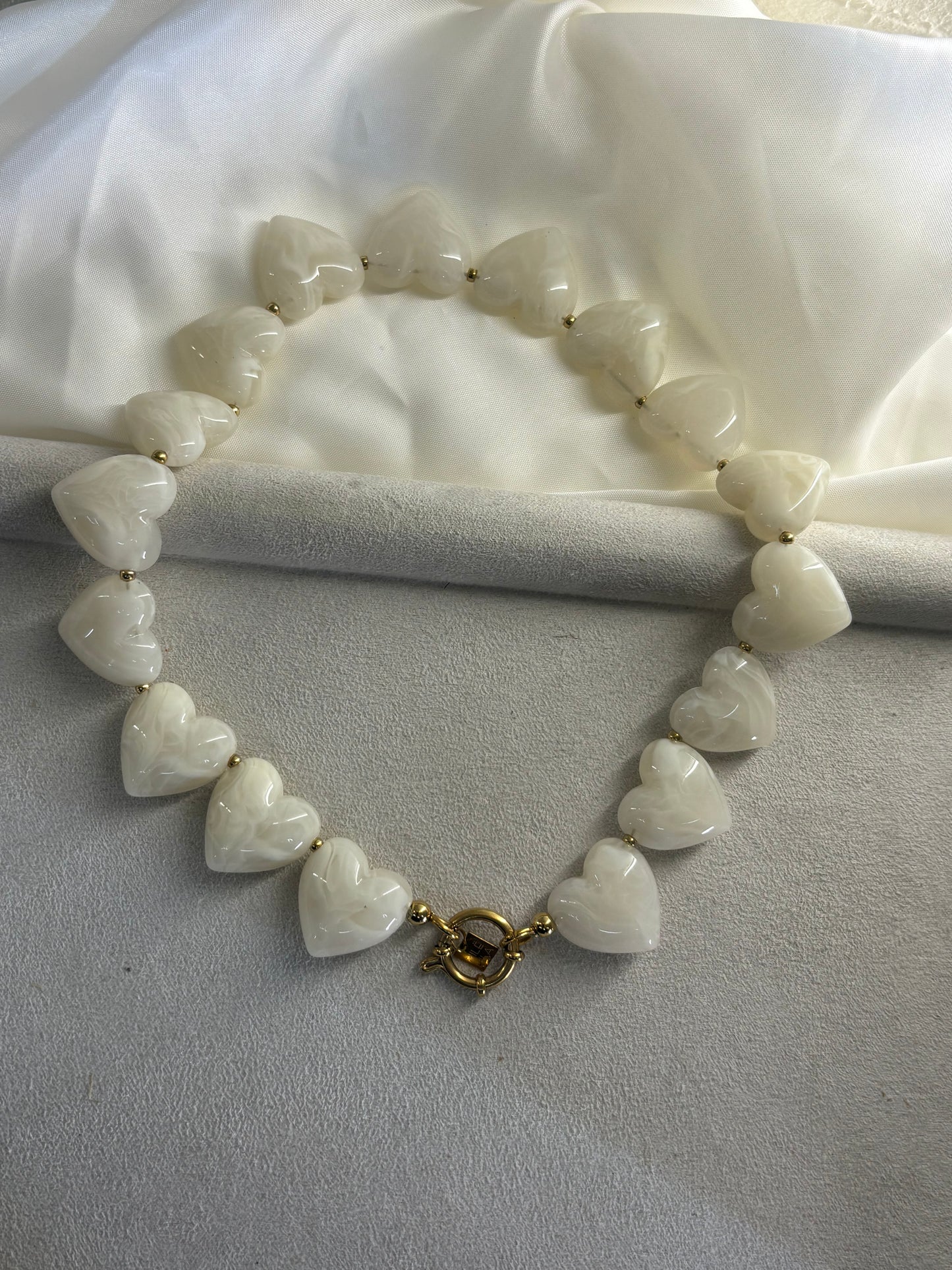 Heart loveless white