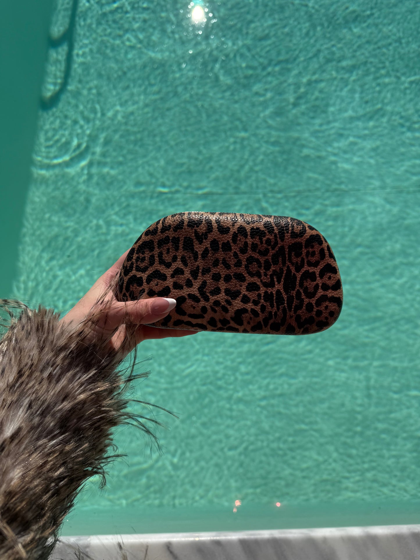 Τσάντα Savage Kiss Minaudière ✨