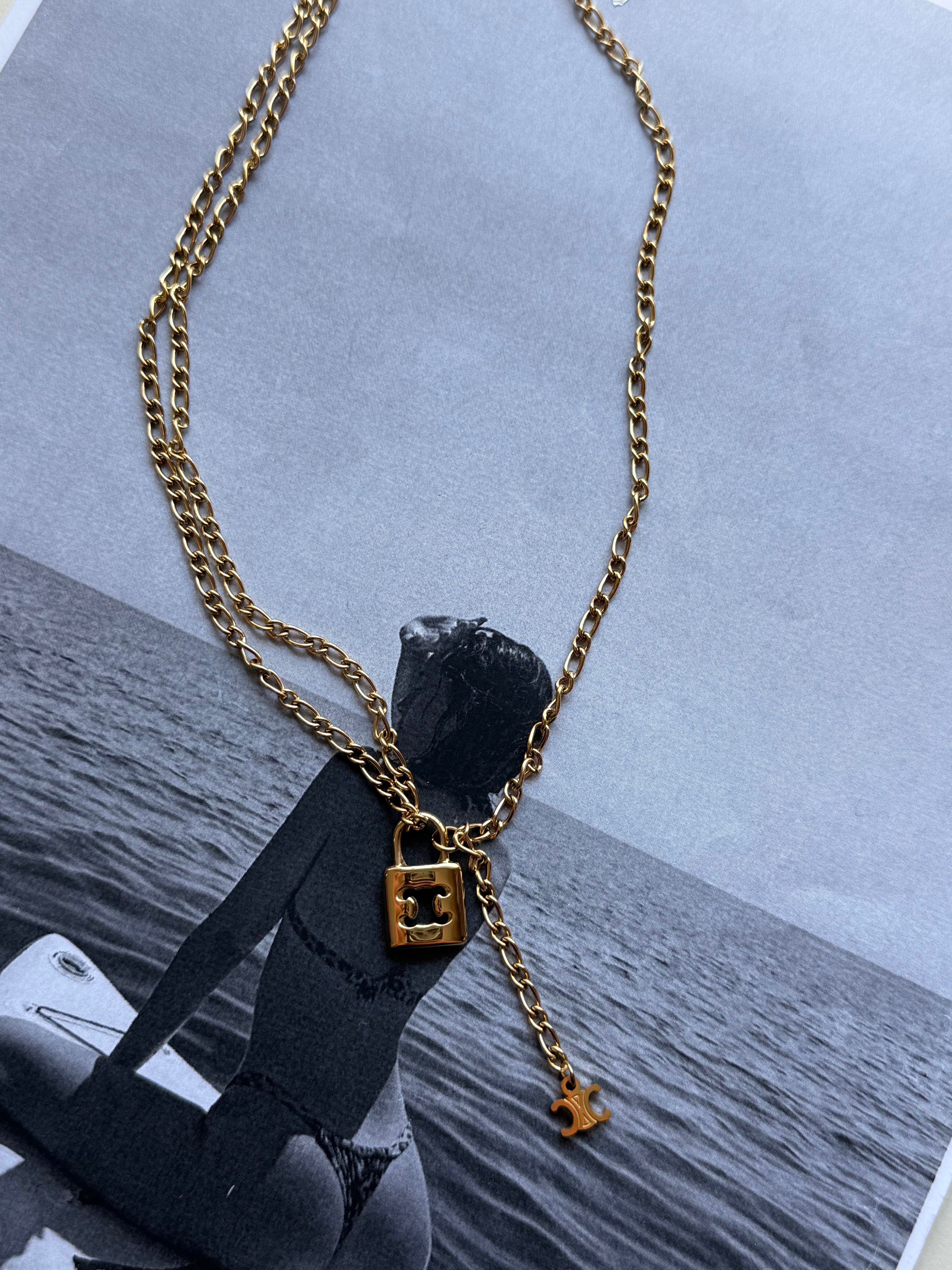 Isidora necklace