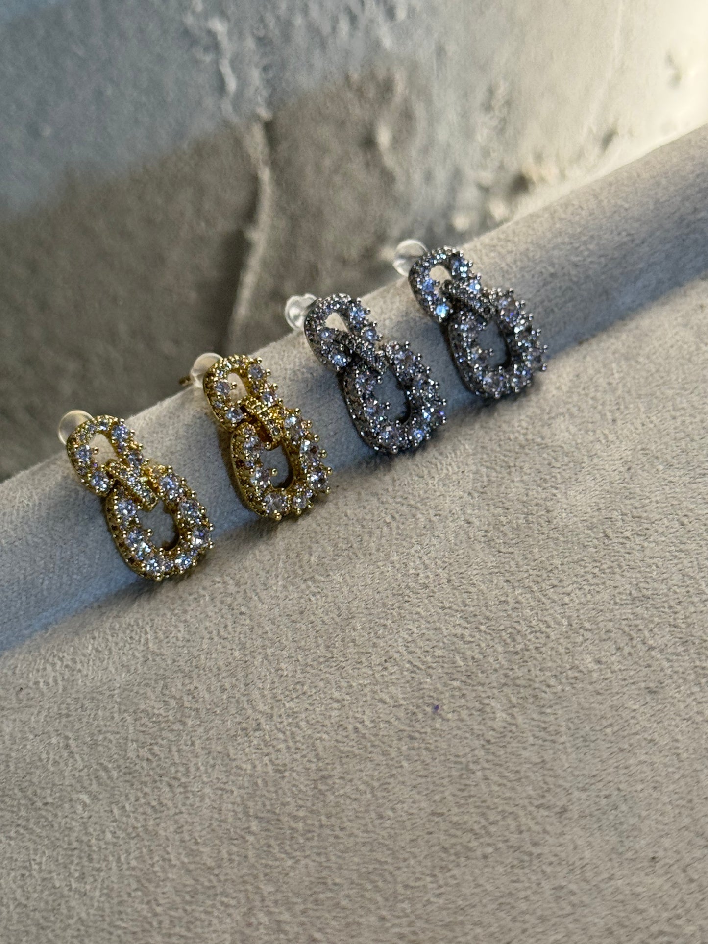 «Zircon Glow» ατσάλινα σκουλαρίκια με Ζιργκον πέτρες
